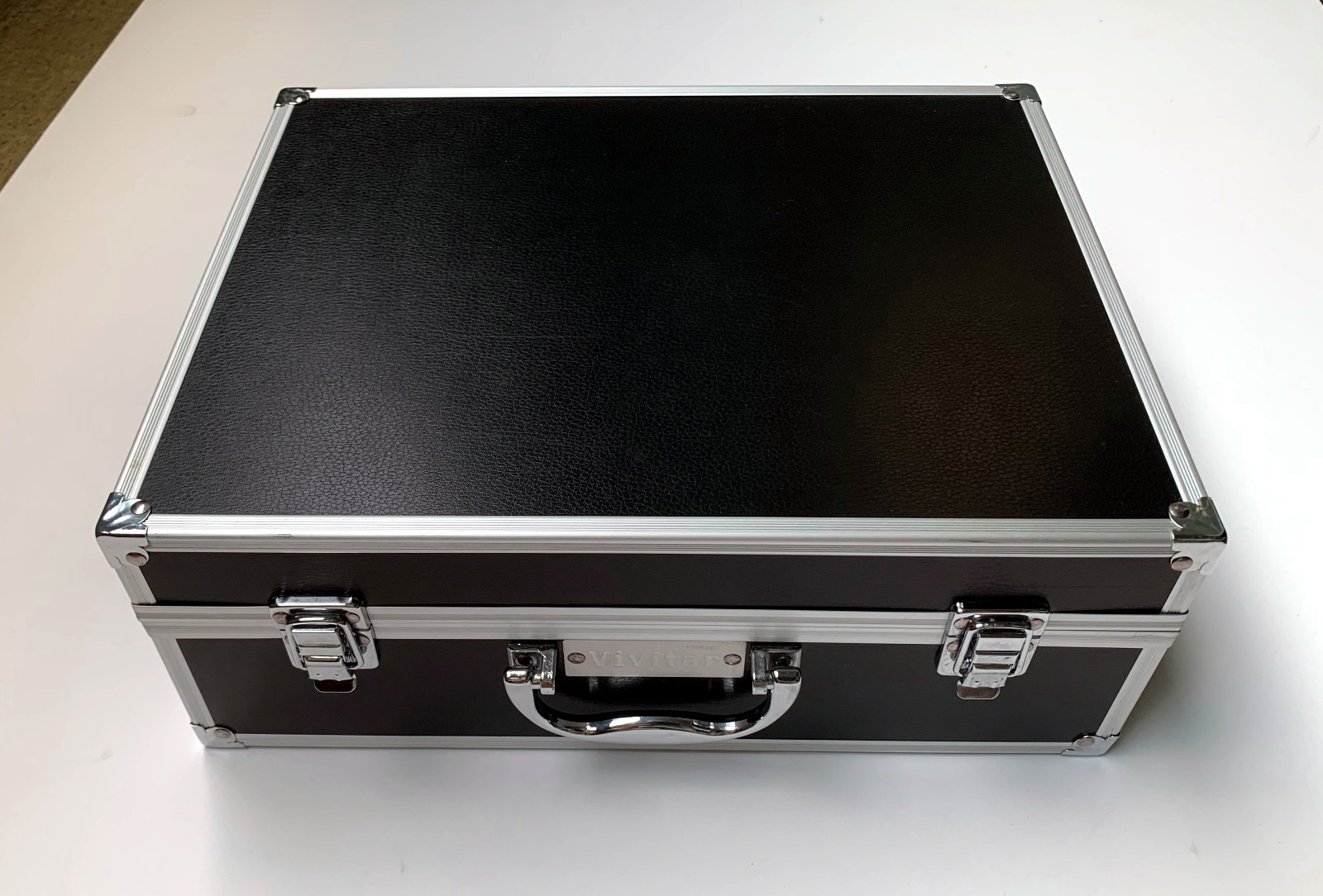 Vivitar Professional Aluminum Camera Hard Case w/ Pre-Cut Diced Foam, strap ..