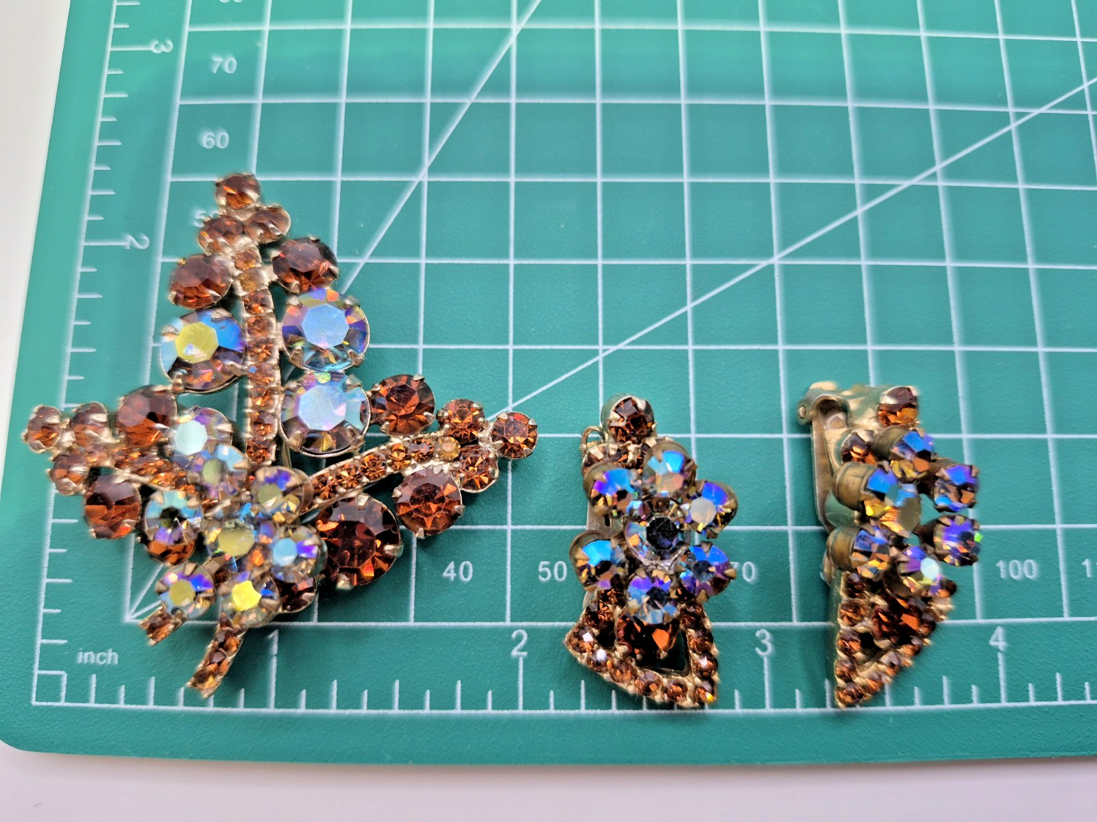 VTG JULIANA Ref #5800 Leaf Brooch and Earrings SET Topaz Aurora Borealis Blue