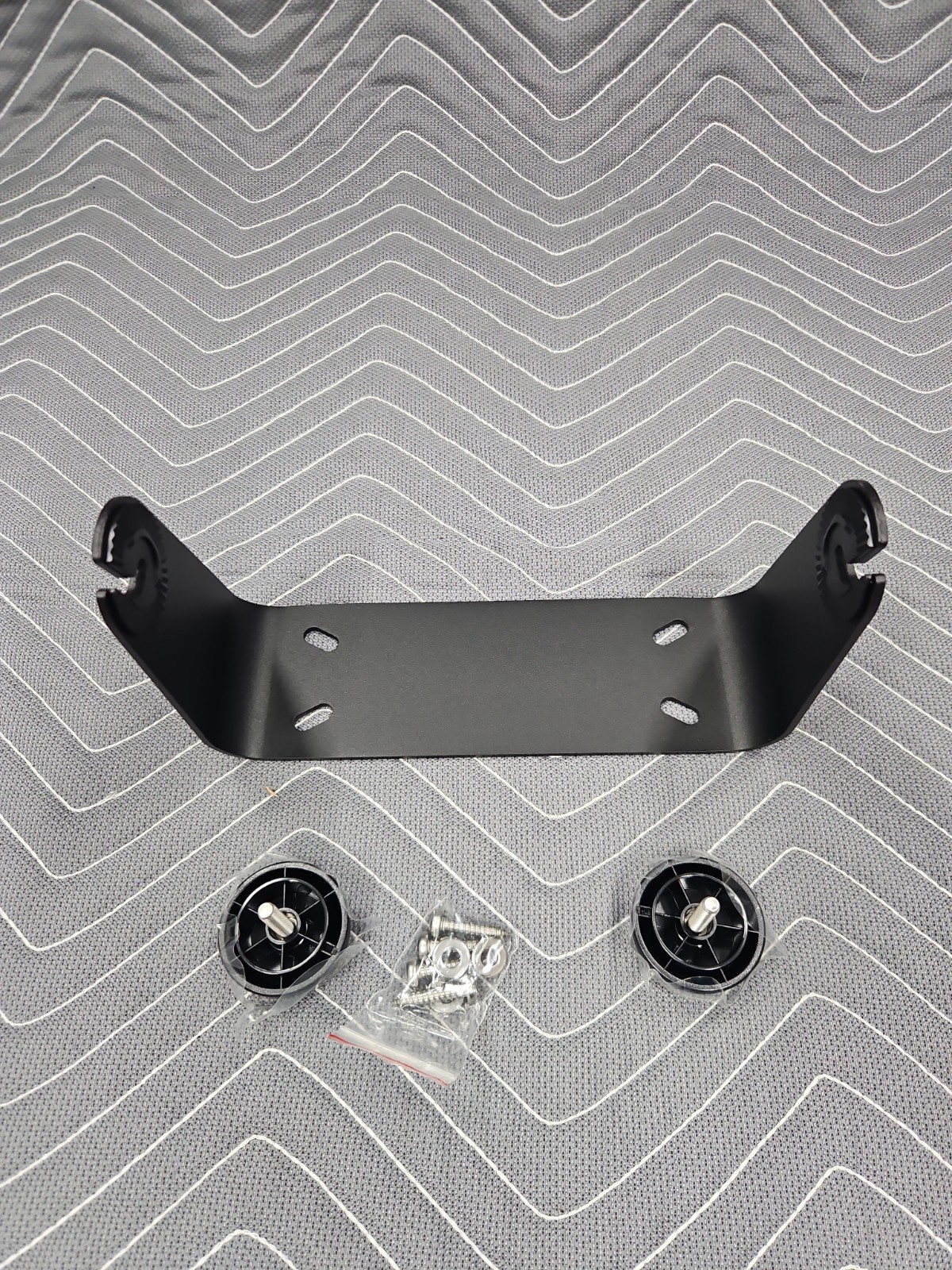 Garmin Bail Mount Kit 923 923xsv 943 943xsv With Knobs New Garmin Bail Mount Kit 923 923xsv 943 943xsv With Knobs New