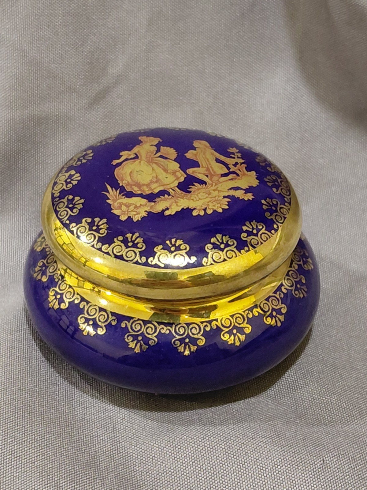 Vintage Limoges France Round Cobalt Blue Gold Powder Jar Vintage Limoges France Round Cobalt Blue Gold Powder Jar