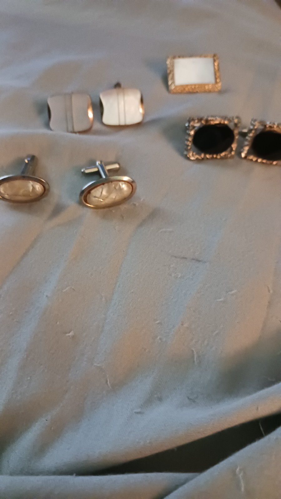 Lot of 3 1/2 sets of Yellow Gold Plated Vintage 1950s-1970s cufflinks Lot of 3 1/2 sets of Yellow Gold Plated Vintage 1950s-1970s cufflinks