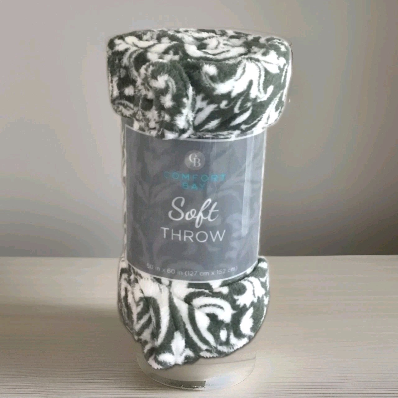 Comfort Bay Soft Throw Blanket Green & White Floral 50”x 60” NWT Comfort Bay Soft Throw Blanket Green & White Floral 50”x 60” NWT