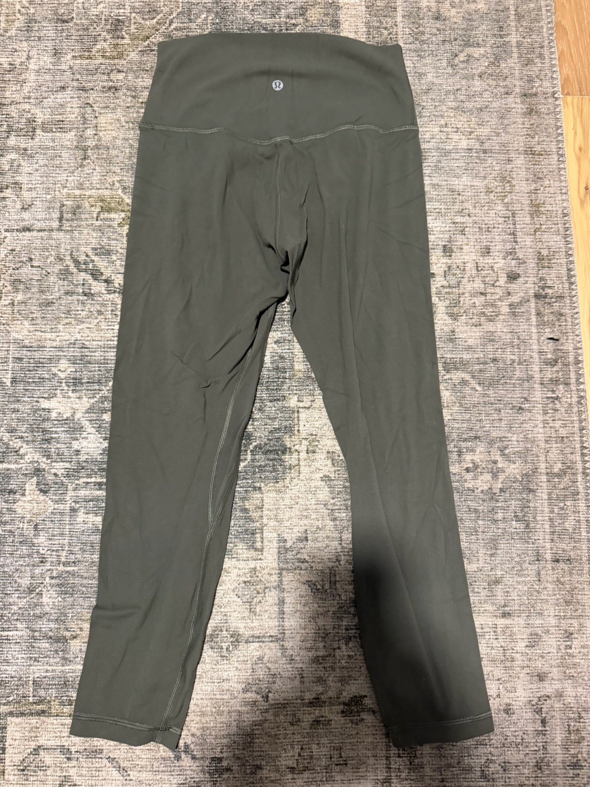 Lululemon Women’s Yoga Pants Green Size 6 Lululemon Women’s Yoga Pants Green Size 6