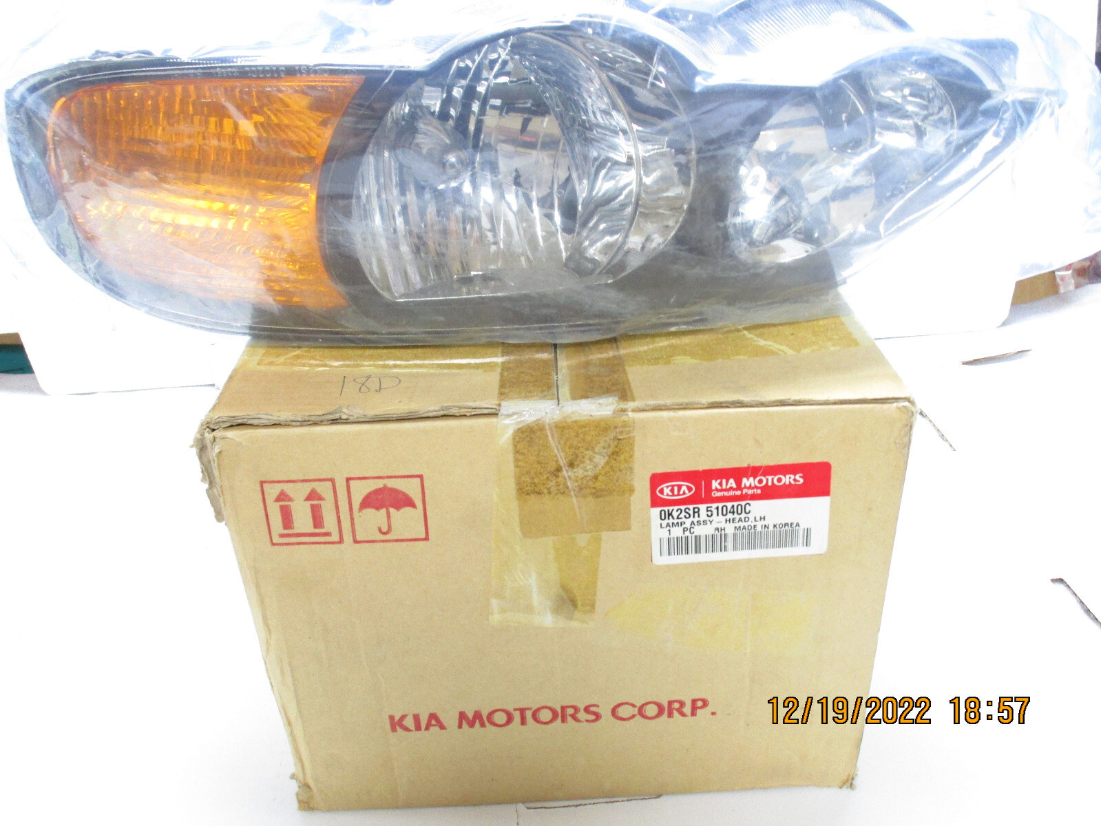 Genuine Kia OEM 0K2SR51040C Driver Side Headlight Assembly Genuine Kia OEM 0K2SR51040C Driver Side Headlight Assembly