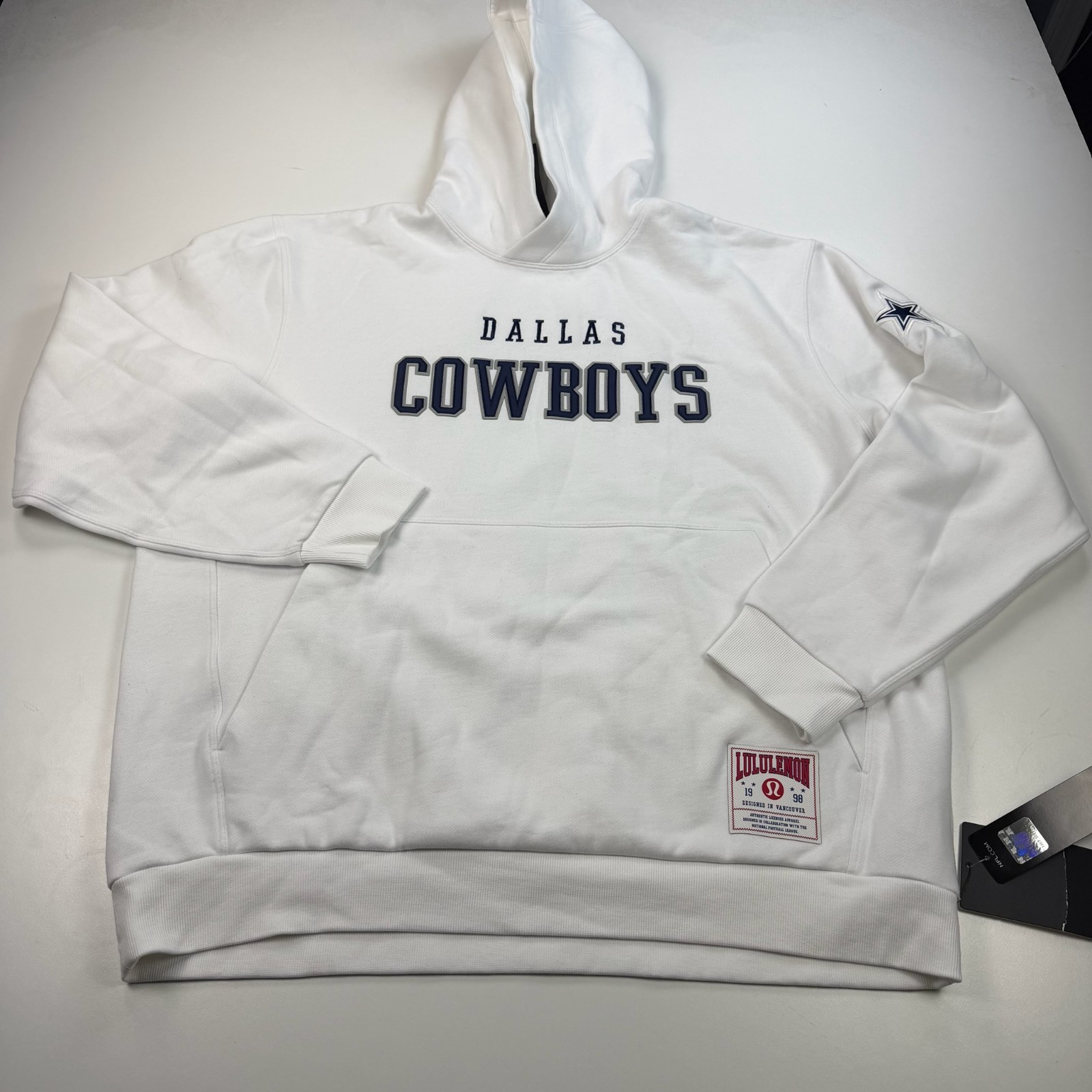 NEW Lululemon Dallas Cowboys Hooded Sweatshirt Mens Extra Large Xl White Hoodie NEW Lululemon Dallas Cowboys Hooded Sweatshirt Mens Extra Large Xl White Hoodie