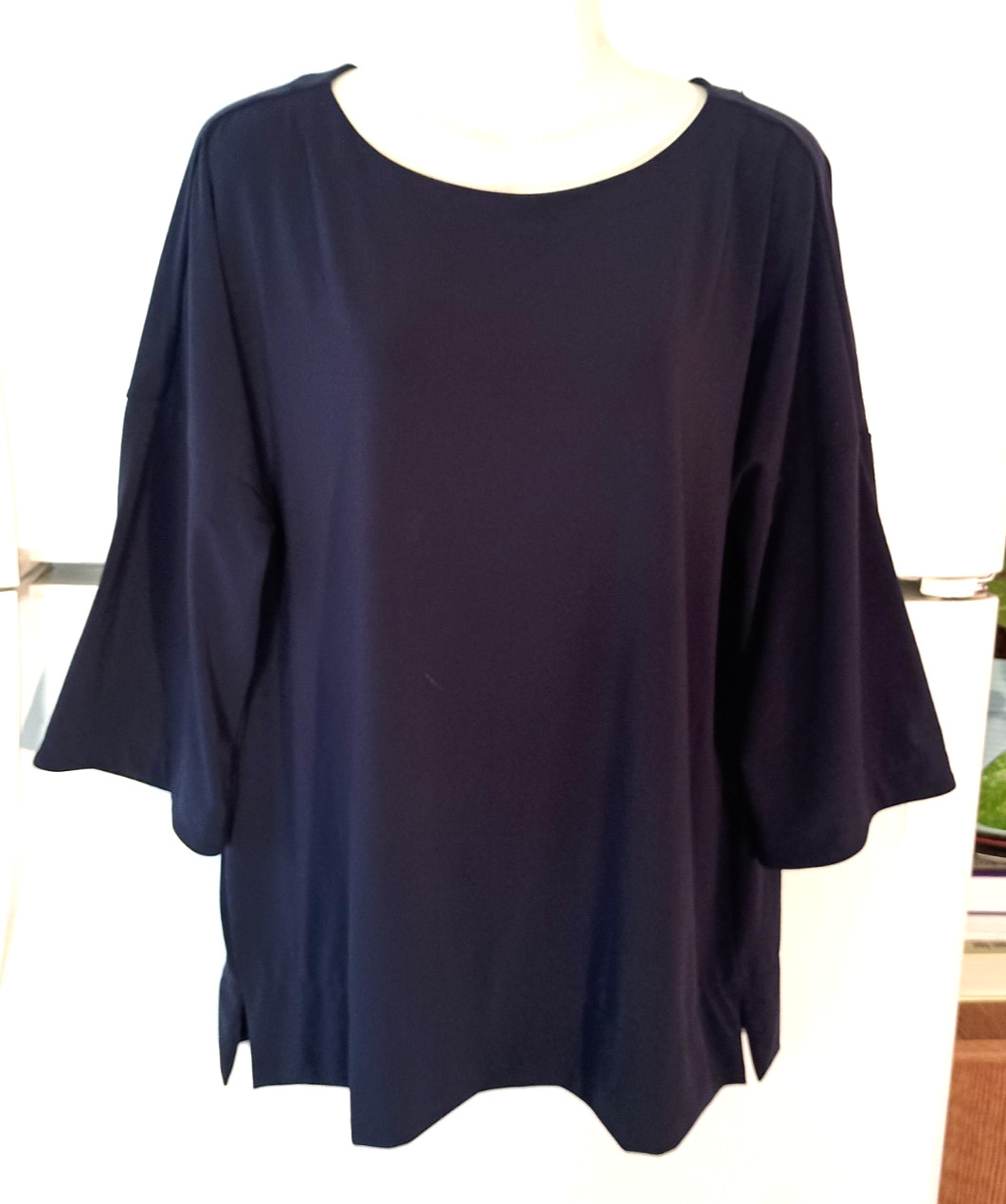 NEW WOMEN\'S CHICO\'S EASY CHIC NAVY BLUE 3/4 SLEEVE RELAXED TOP SIZE 1 M NWT NEW WOMEN\'S CHICO\'S EASY CHIC NAVY BLUE 3/4 SLEEVE RELAXED TOP SIZE 1 M NWT