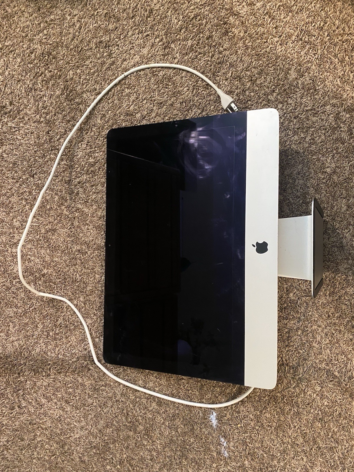 Apple iMac (21.5-inch, Late 2013) 2.7 GHz Intel Core i5 8 GB RAM OS X 10.8.5 Apple iMac (21.5-inch, Late 2013) 2.7 GHz Intel Core i5 8 GB RAM OS X 10.8.5