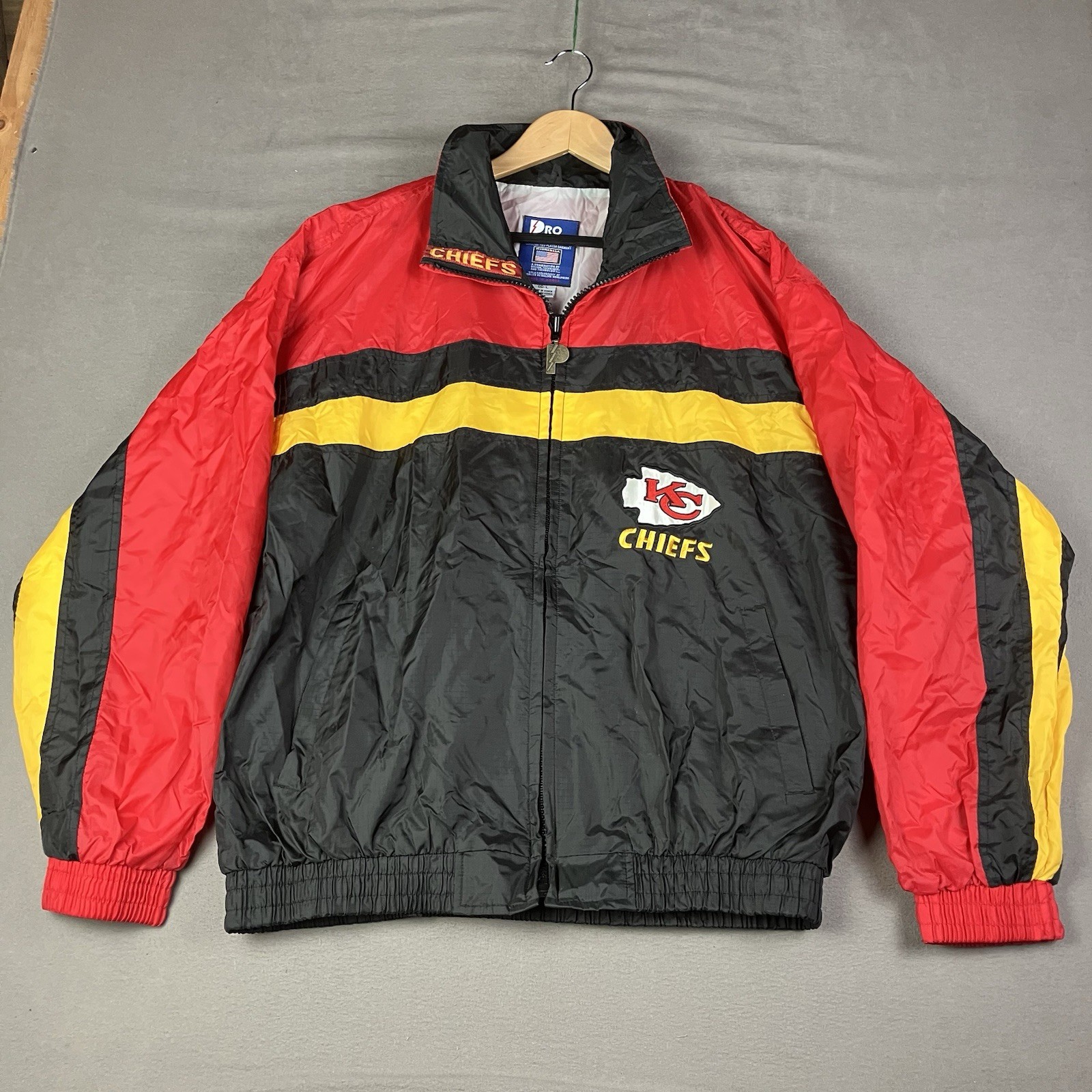 Vintage Kansas City Chiefs NFL Gamday Men’s Large Jacket Pro Player Coat Vintage Kansas City Chiefs NFL Gamday Men’s Large Jacket Pro Player Coat