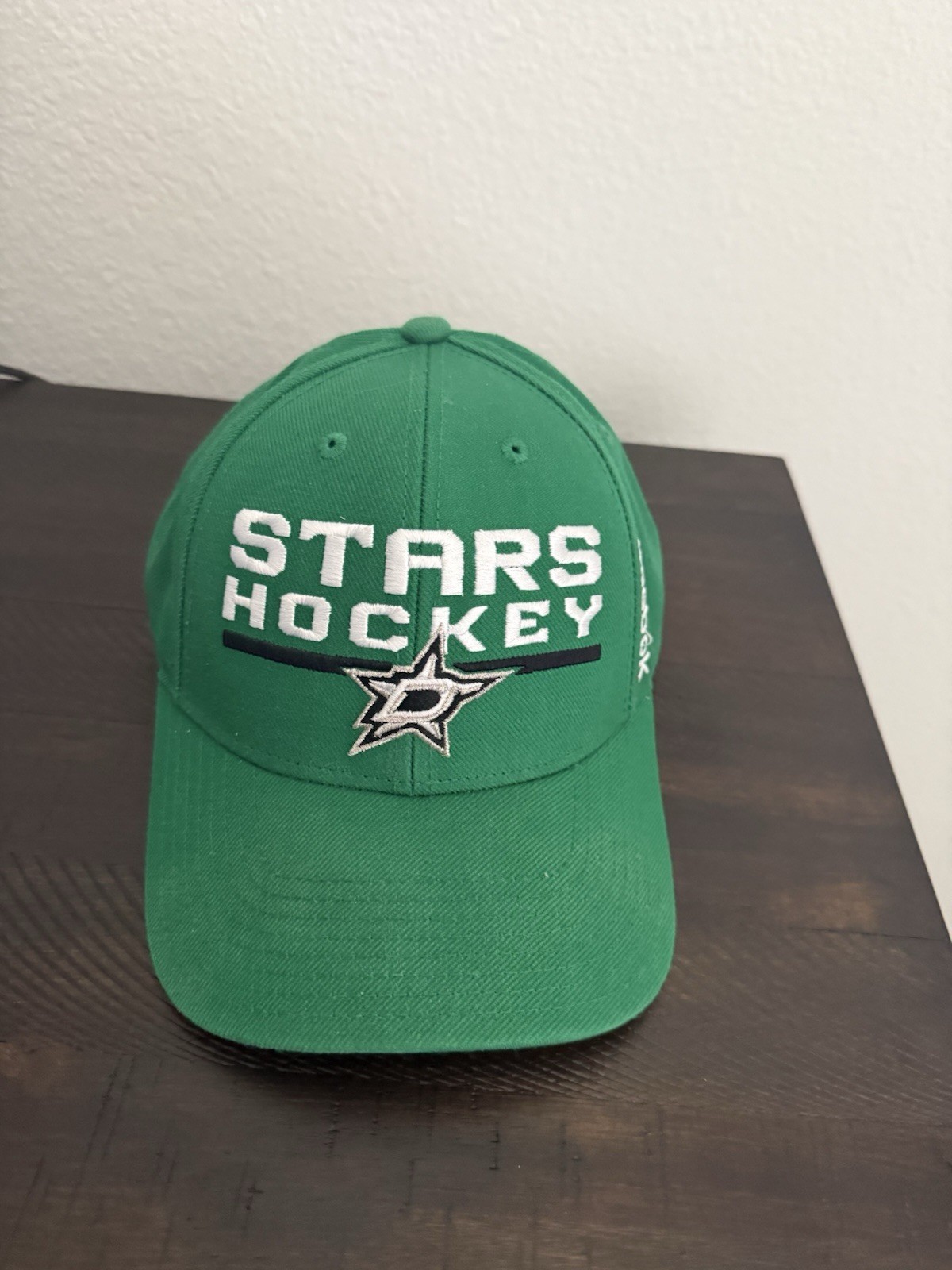 Reebok Dallas Stars NHL Hockey Green Adjustable Cap Hat, One Size Reebok Dallas Stars NHL Hockey Green Adjustable Cap Hat, One Size