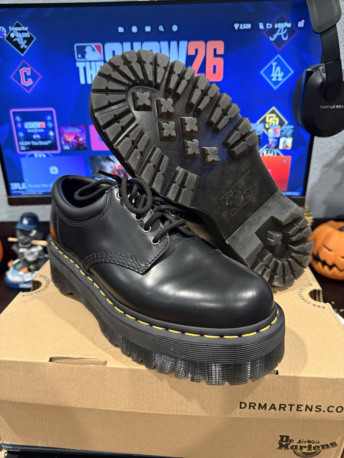 Dr. Martens 8053 Quad Black Leather Oxford Lace-Up US 9 Dr. Martens 8053 Quad Black Leather Oxford Lace-Up US 9