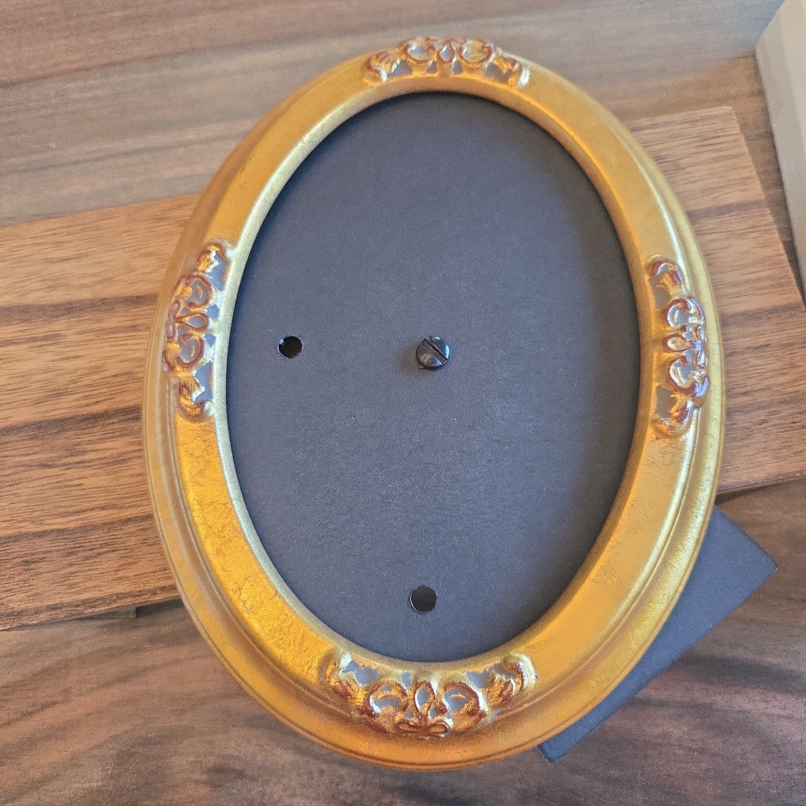 Vintage Olan Mills Gold Oval 5x7 Picture Frame New In Box Vintage Olan Mills Gold Oval 5x7 Picture Frame New In Box