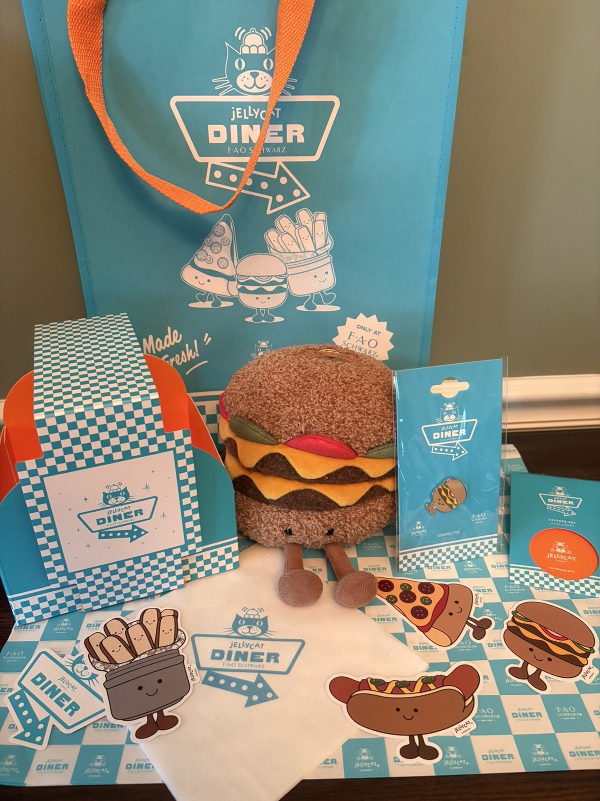 Jellycat NY Diner Exclusive Amuseables McKenna Burger-FAO Schwarz exclusive NWT. Jellycat NY Diner Exclusive Amuseables McKenna Burger-FAO Schwarz exclusive NWT.