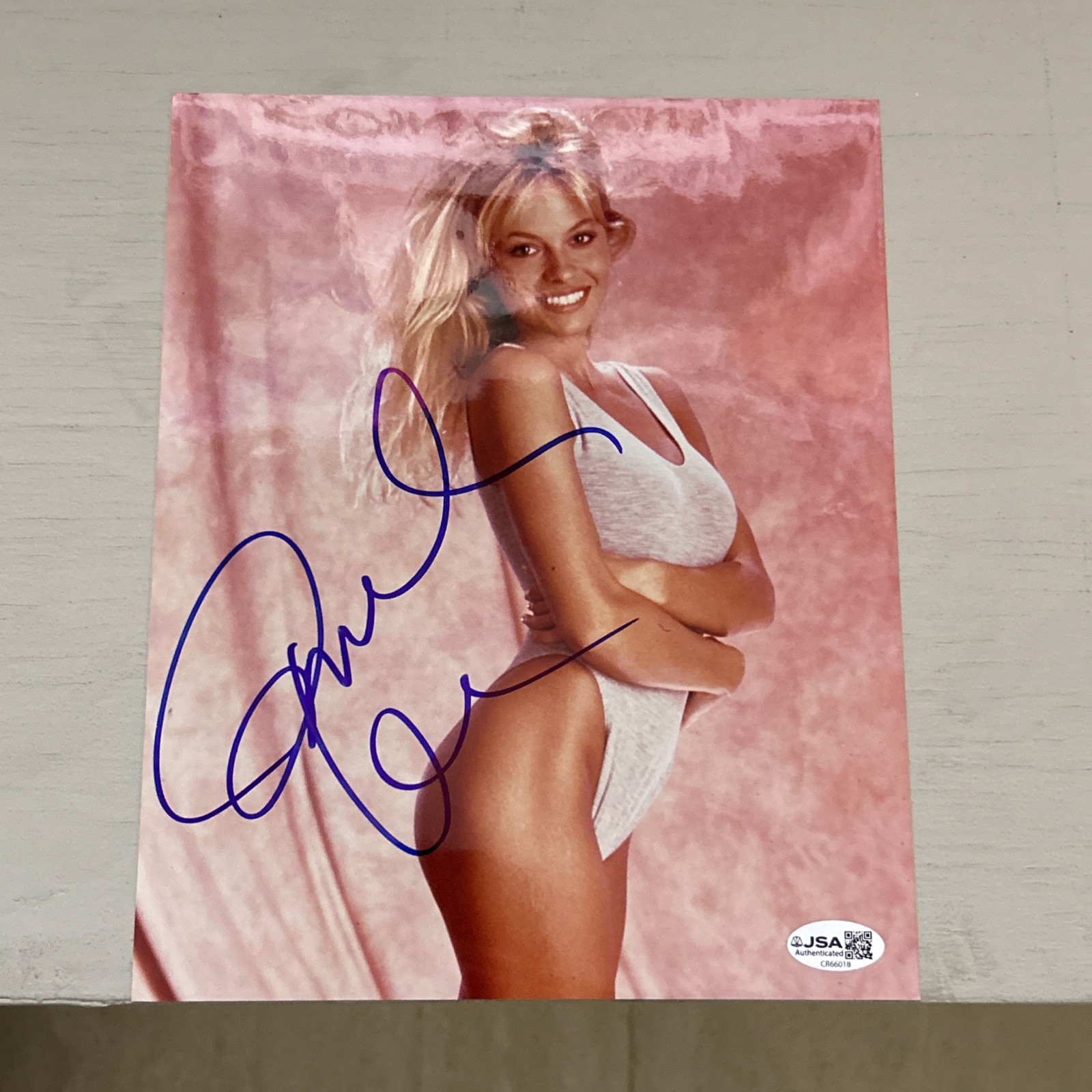 Pamela Anderson Signed In-Person Autographed 8x10 photo with JSA COA Pamela Anderson Signed In-Person Autographed 8x10 photo with JSA COA