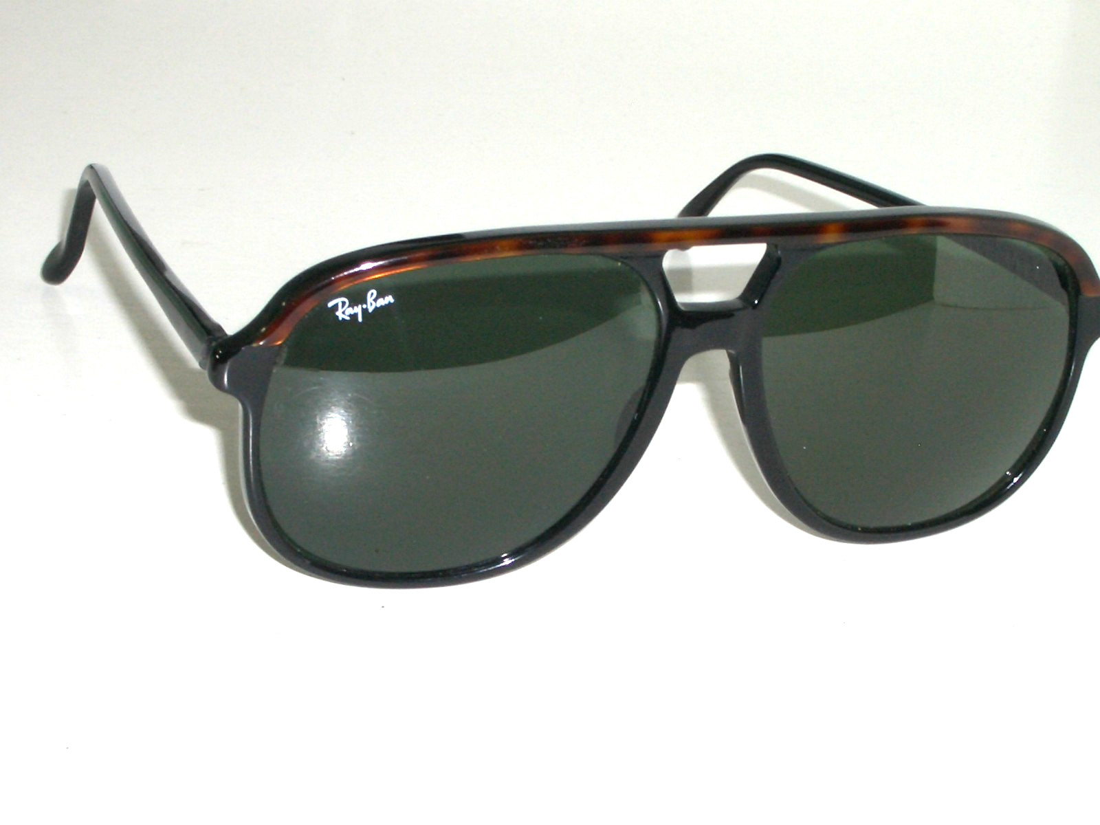 1980\'s VINTAGE B&L RAY BAN BLACK/TORT STYLE B G15 UV TRADITIONAL SUNGLASSES MINT 1980\'s VINTAGE B&L RAY BAN BLACK/TORT STYLE B G15 UV TRADITIONAL SUNGLASSES MINT