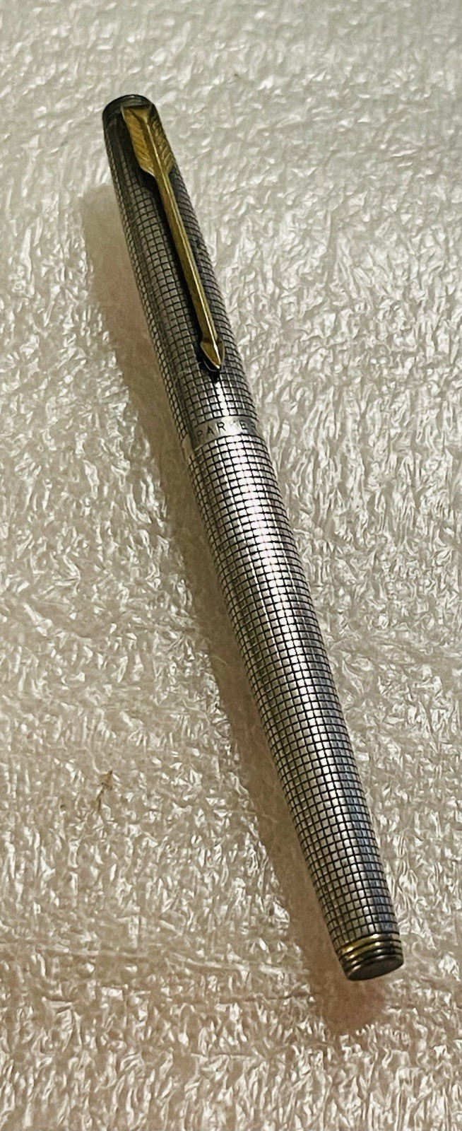 Estate Parker 75 Ciselé Sterling Silver Fountain Pen With 14K Gold Nib Black Estate Parker 75 Ciselé Sterling Silver Fountain Pen With 14K Gold Nib Black