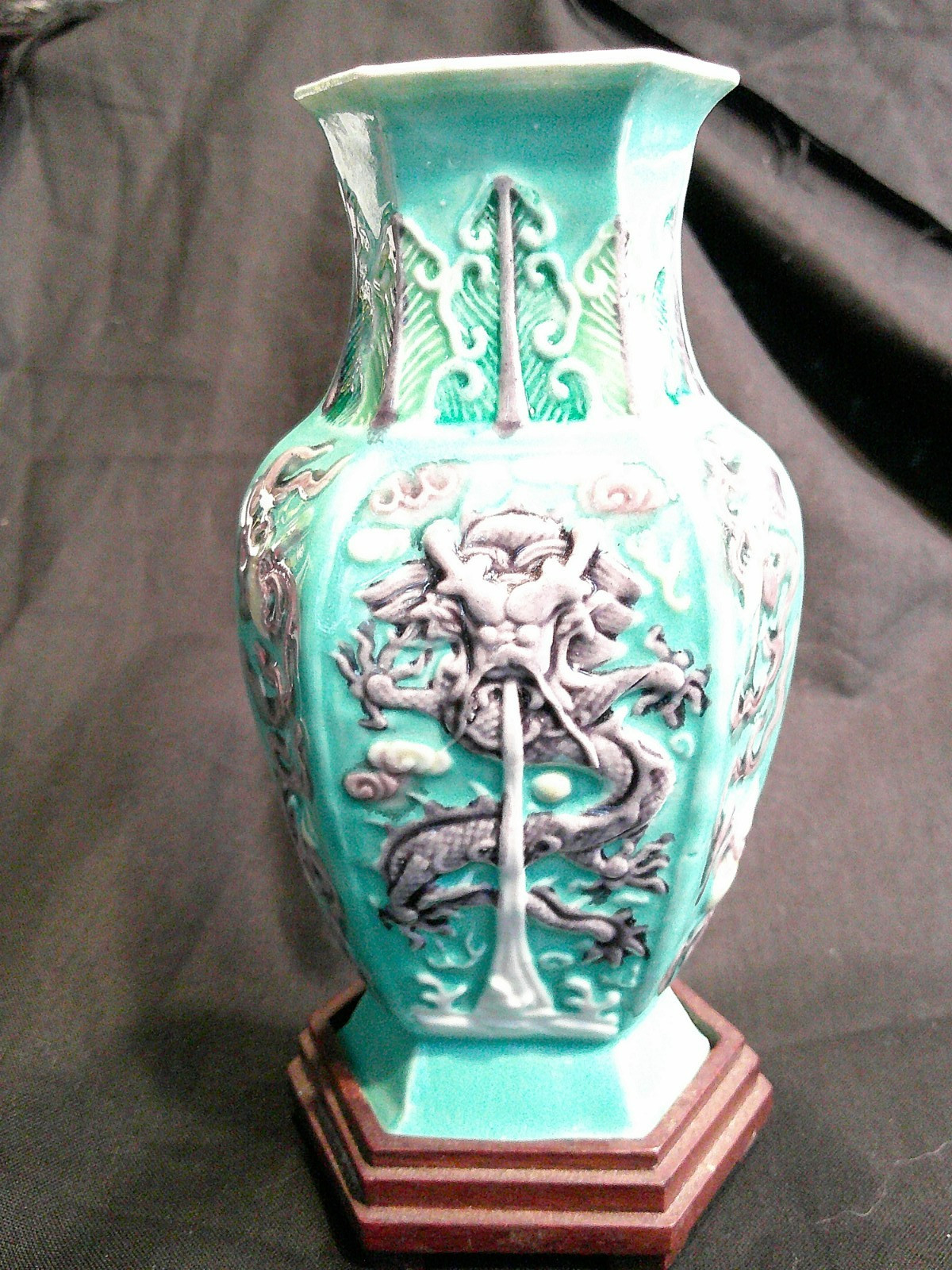 Vtg Chinese Sancai Turquoise Glazed Molded Dragon Vase 1920's Republic 5 5/8