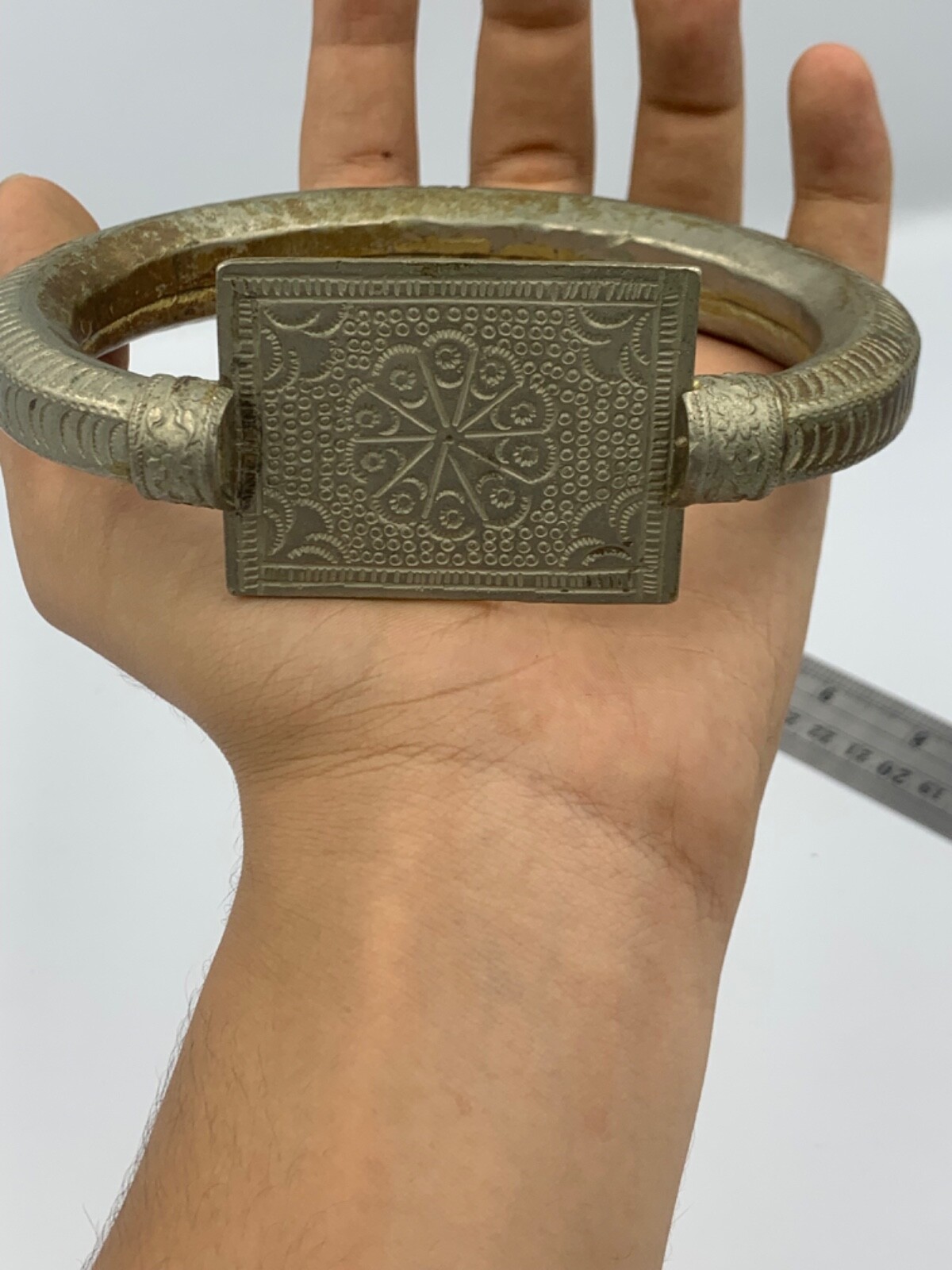 Antique very old kochi white-metal for arm very unique old peace