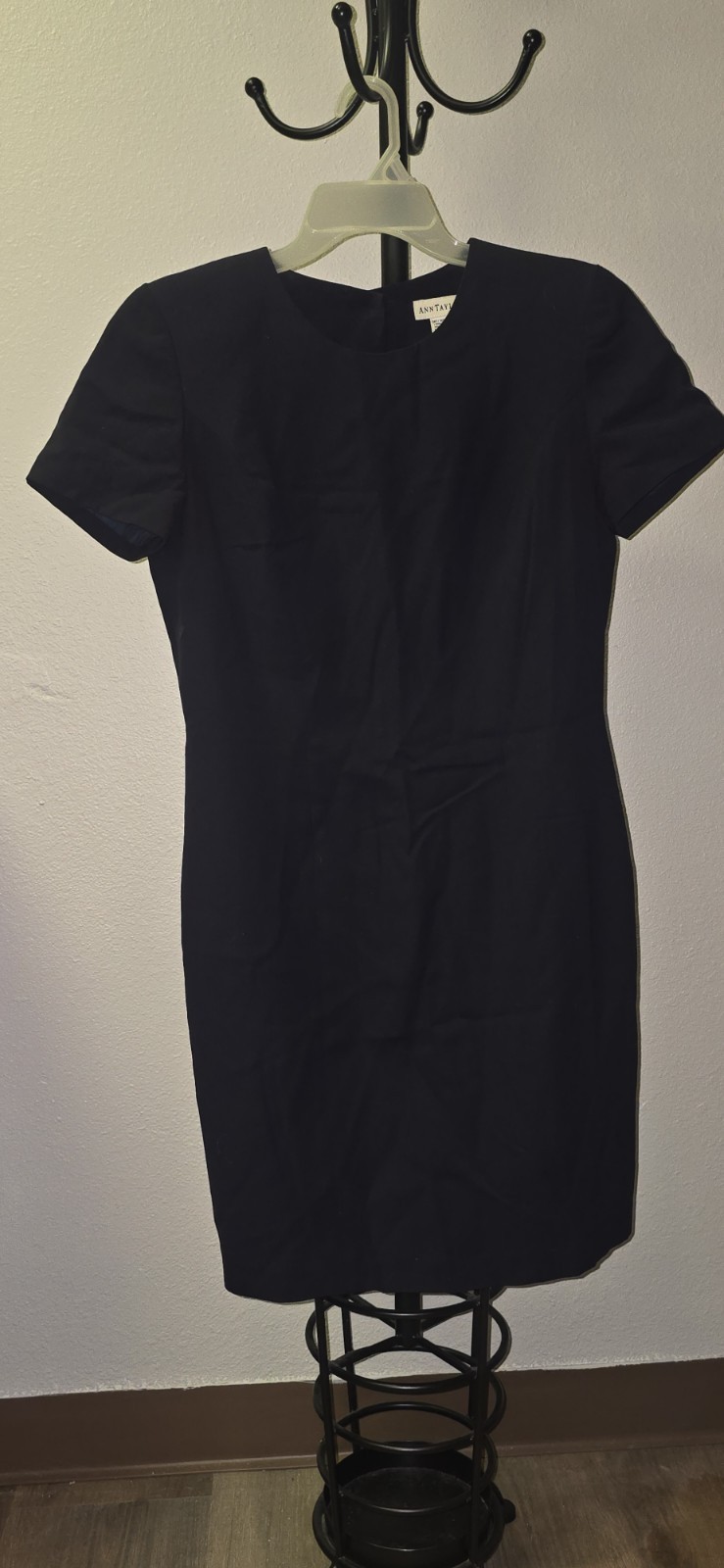 Ann Taylor Black Classic Dress Button Back Pure Wool Size 6 Ann Taylor Black Classic Dress Button Back Pure Wool Size 6