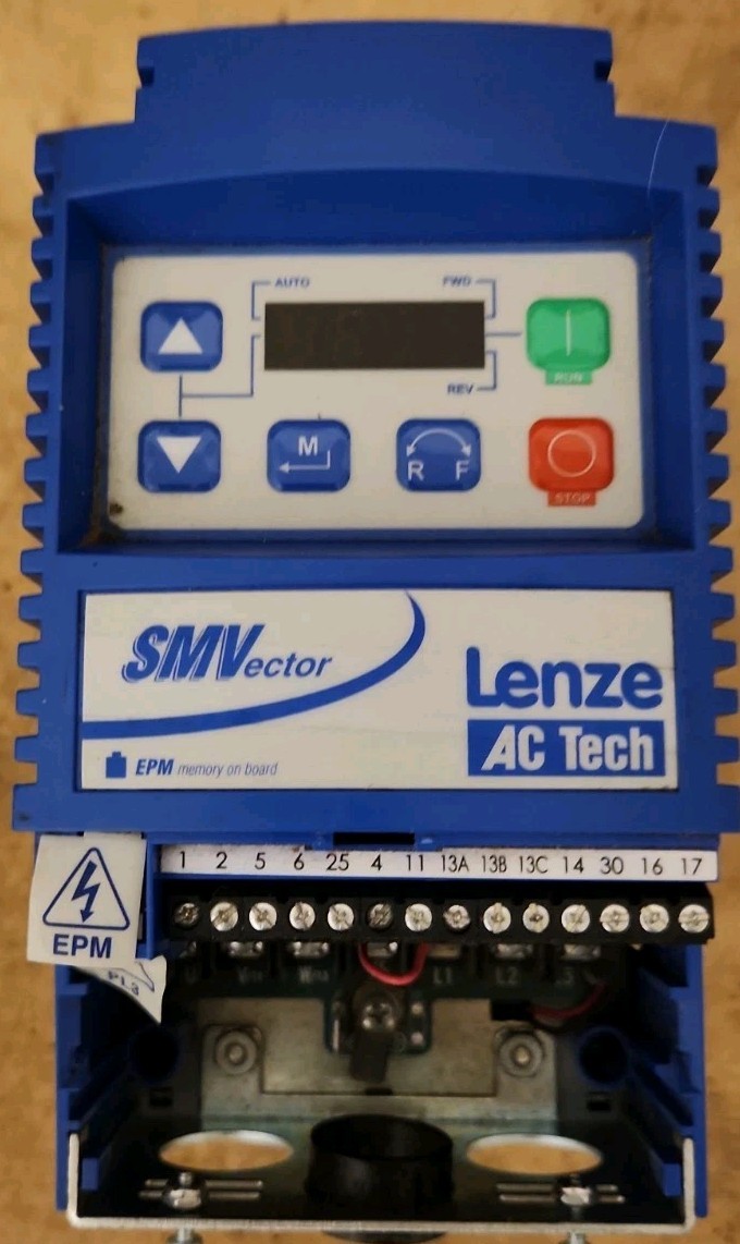 Lenze Americas ESV371N02YXB Frequency Inverter Lenze Americas ESV371N02YXB Frequency Inverter