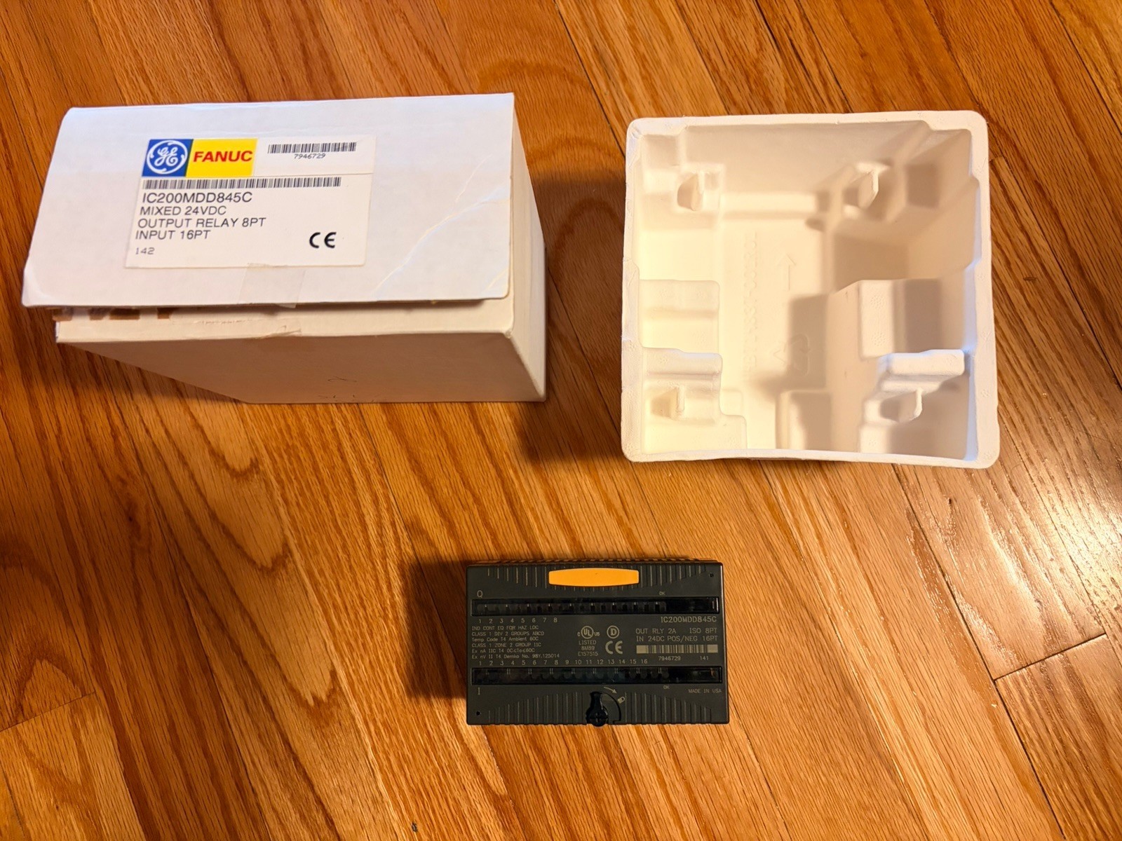 GE Fanuc IC200MDD845C VersaMax Mixed I/O 16 Input 8 Relay Output NOS