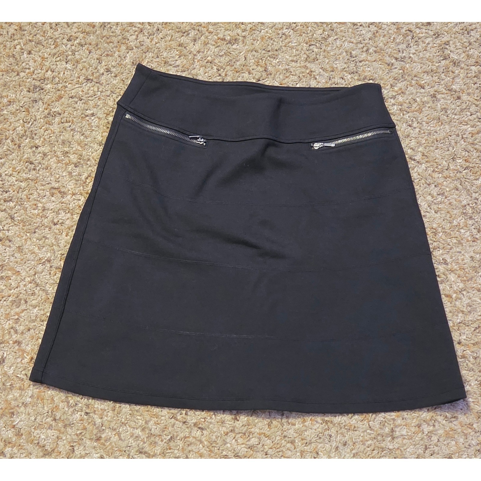 Athleta Strata A-Line Skirt Women\'s Size Medium Black Front Zip Pockets Black Athleta Strata A-Line Skirt Women\'s Size Medium Black Front Zip Pockets Black