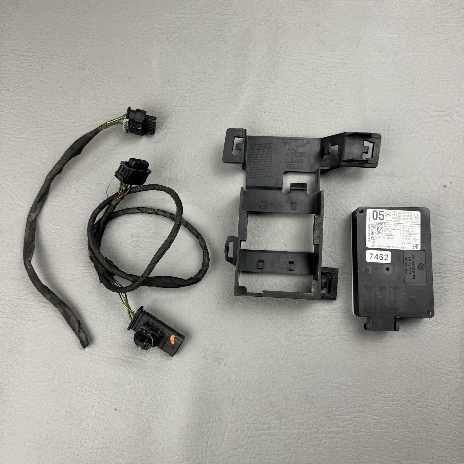 2014-2016 MERCEDES CLA250 FRONT DISTANCE RADAR SENSOR MODULE WIRING HARNESS OEM
