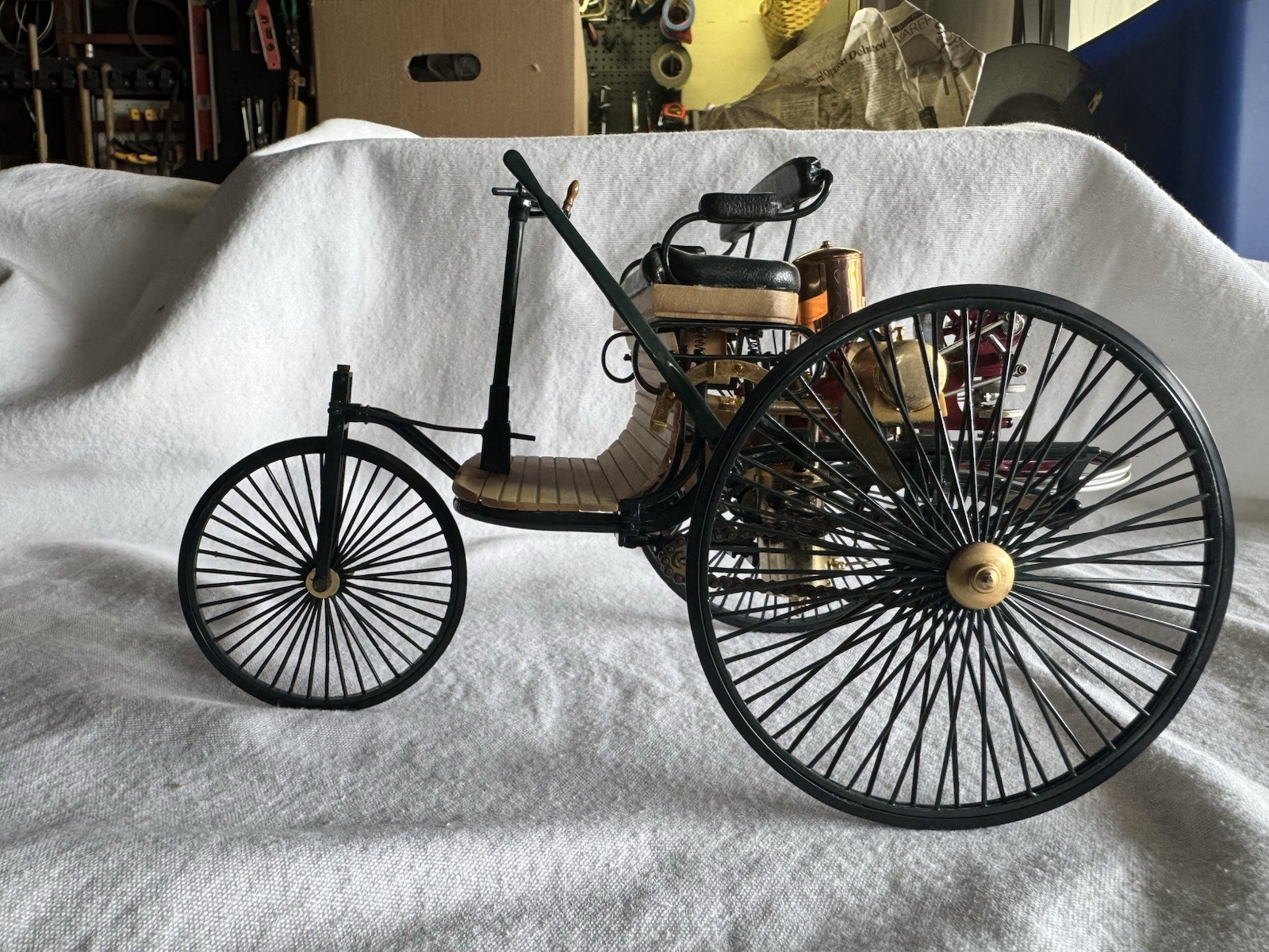 Franklin Mint 1886 Benz Patent Motorwagen 1:8 Diecast Car - The First Automobile Franklin Mint 1886 Benz Patent Motorwagen 1:8 Diecast Car - The First Automobile