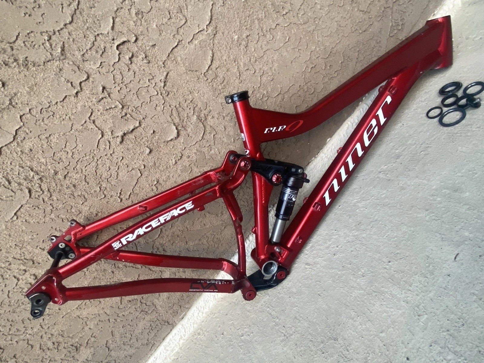 Small Red Niner Bikes RIP 9 Aluminum 142mmTA Dual Suspension 29” Mountain Bike
