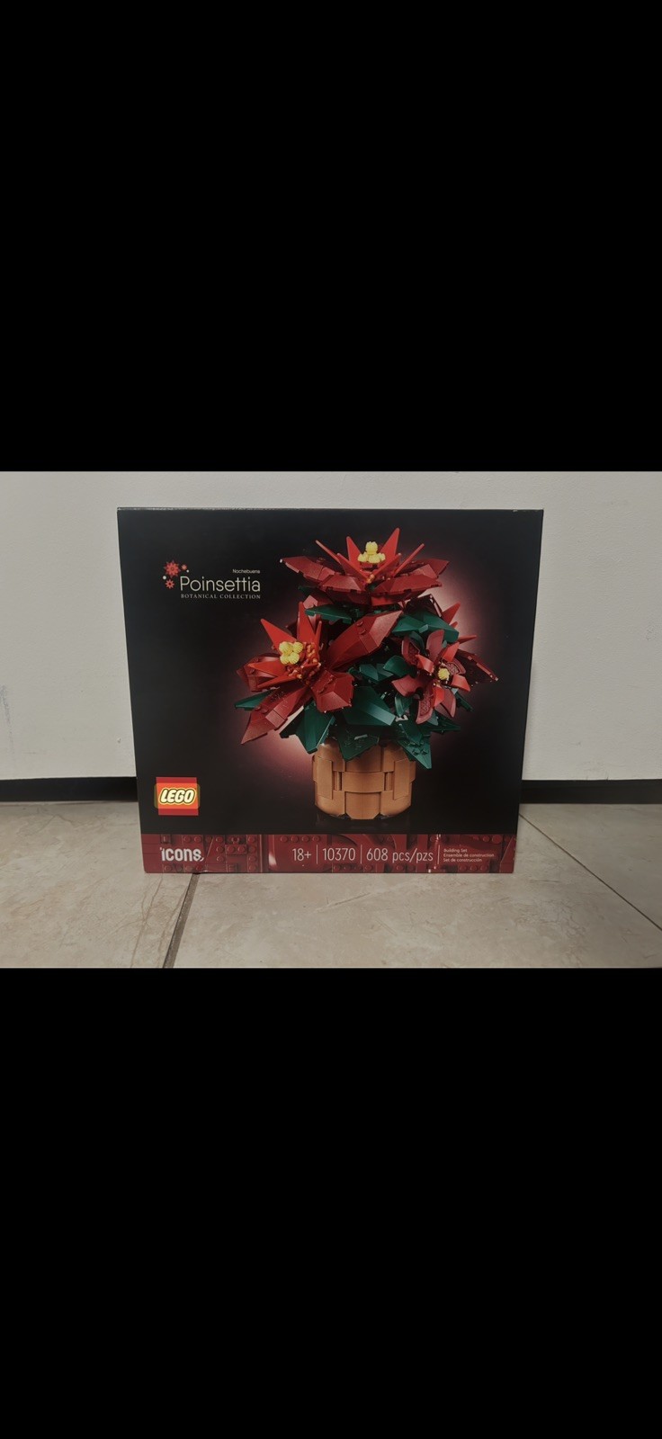 LEGO Botanicals: Poinsettia (10370) New In Hand LEGO Botanicals: Poinsettia (10370) New In Hand