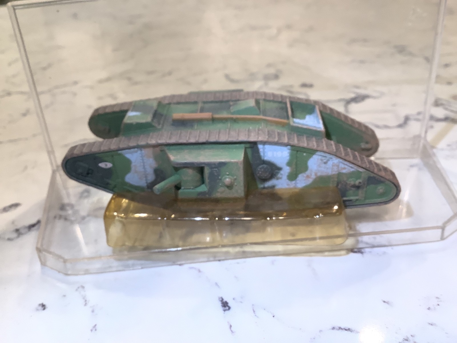 Corgi Mark IV Male Tank WW1 - Tank Die-cast 1/76 scale Corgi Mark IV Male Tank WW1 - Tank Die-cast 1/76 scale