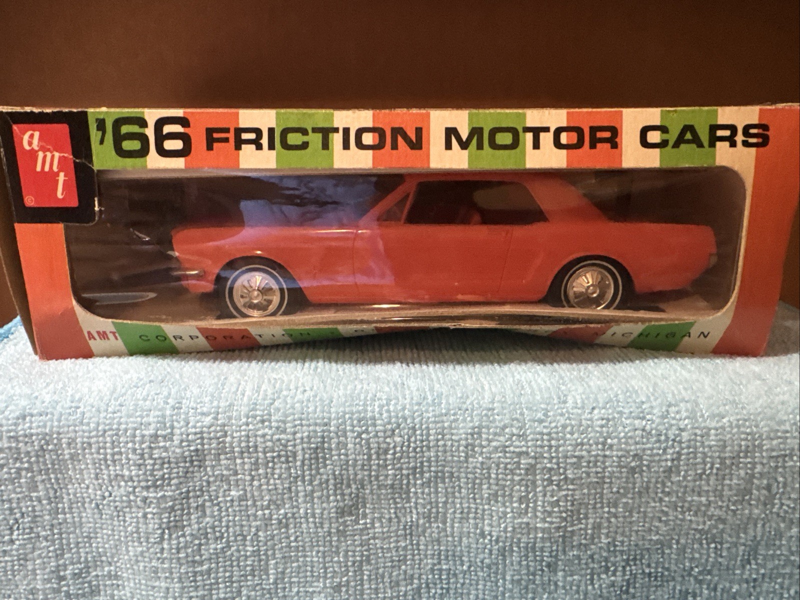 AMT 1966 Ford Mustang Orange Promotional Model Friction. AMT 1966 Ford Mustang Orange Promotional Model Friction.