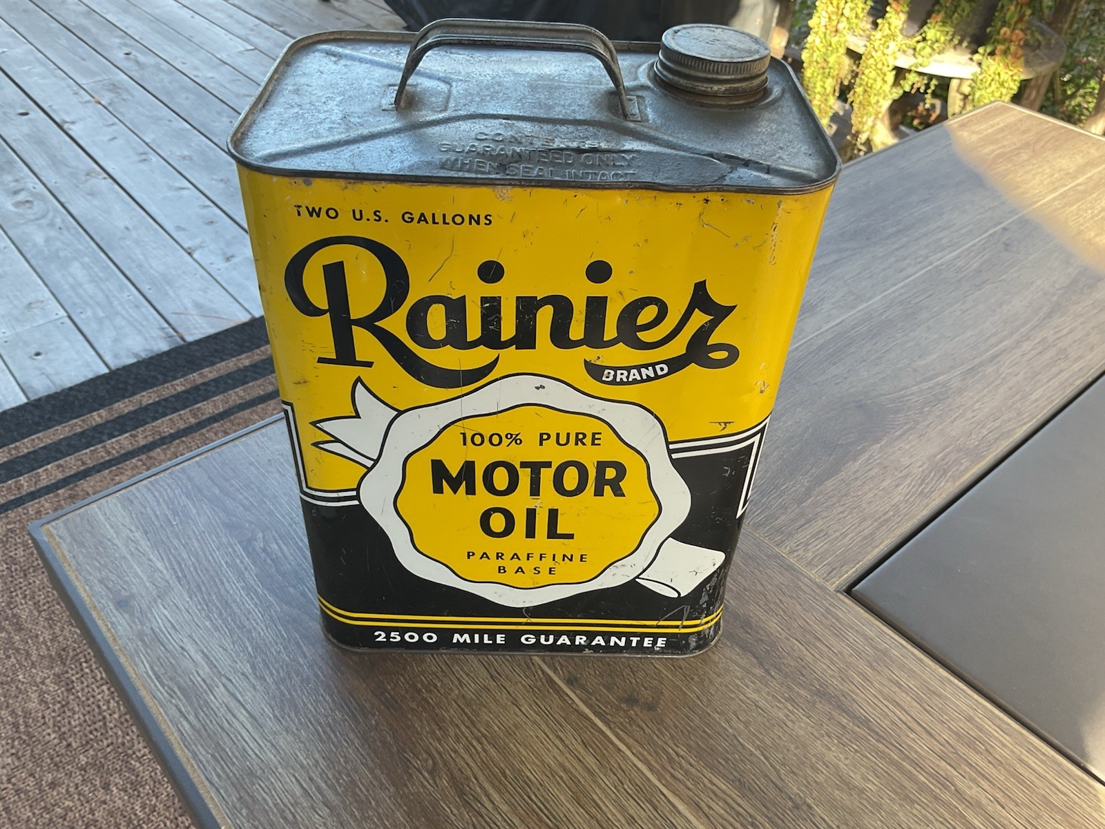 Vintage Rainier 2 Gal Motor Oil Can ( 1920s - 1930s ) Vintage Rainier 2 Gal Motor Oil Can ( 1920s - 1930s )
