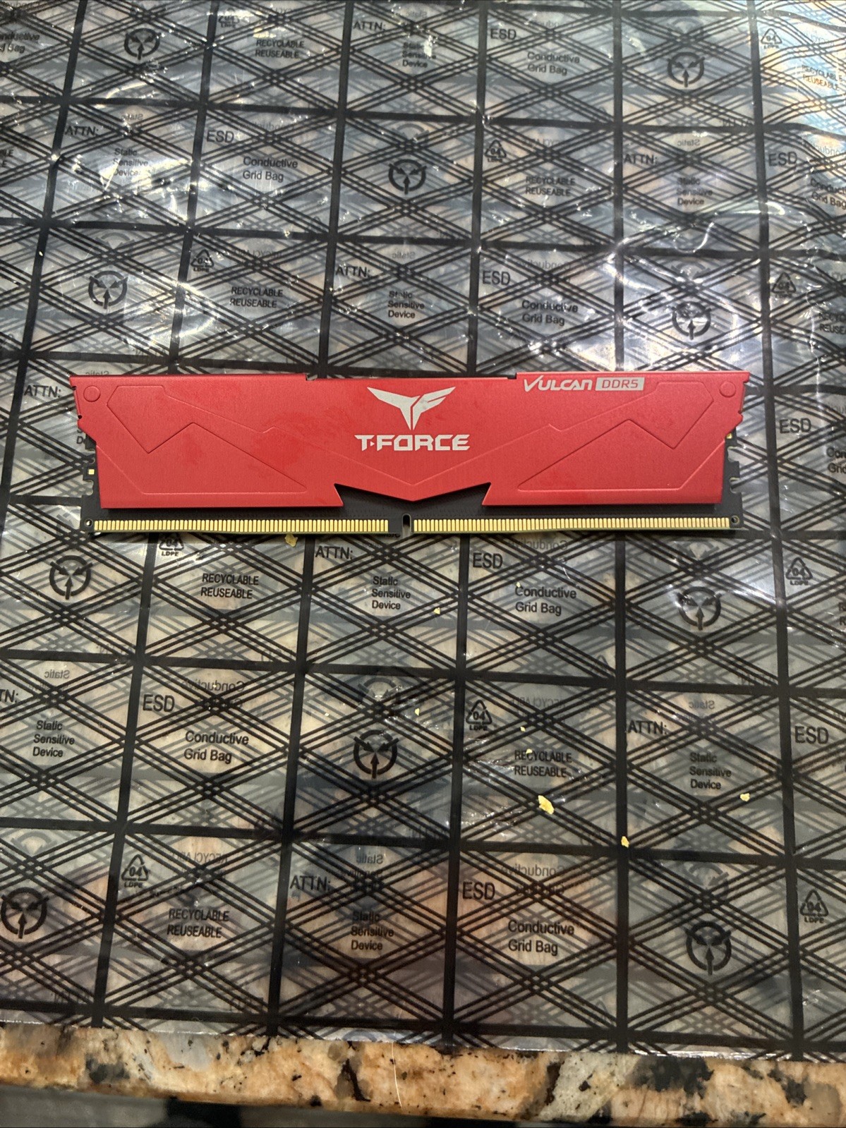 TeamGroup T-Force Vulcan 16GB (1x16GB) RAM DDR5 6000MHz FLRD516G6000HC38ABK TeamGroup T-Force Vulcan 16GB (1x16GB) RAM DDR5 6000MHz FLRD516G6000HC38ABK