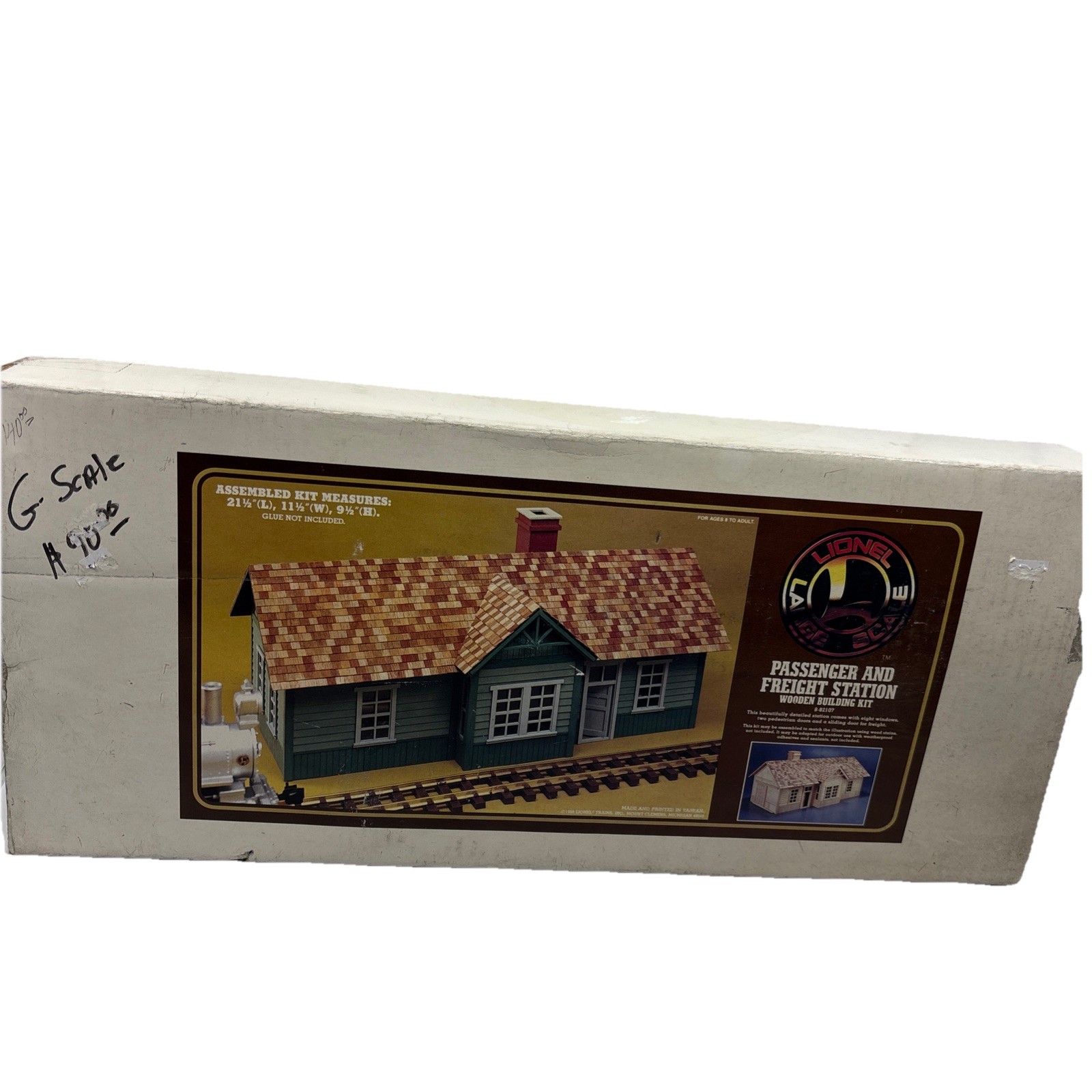 Lionel Large Scale Passenger & Freight Station 8-82107 Lionel Large Scale Passenger & Freight Station 8-82107