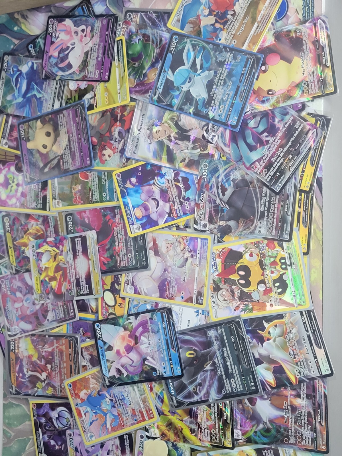 Pokemon Bulk Lot 200 Cards  Rares, Holos, And GUARANTEED 4 or MORE ULTRA RAREs