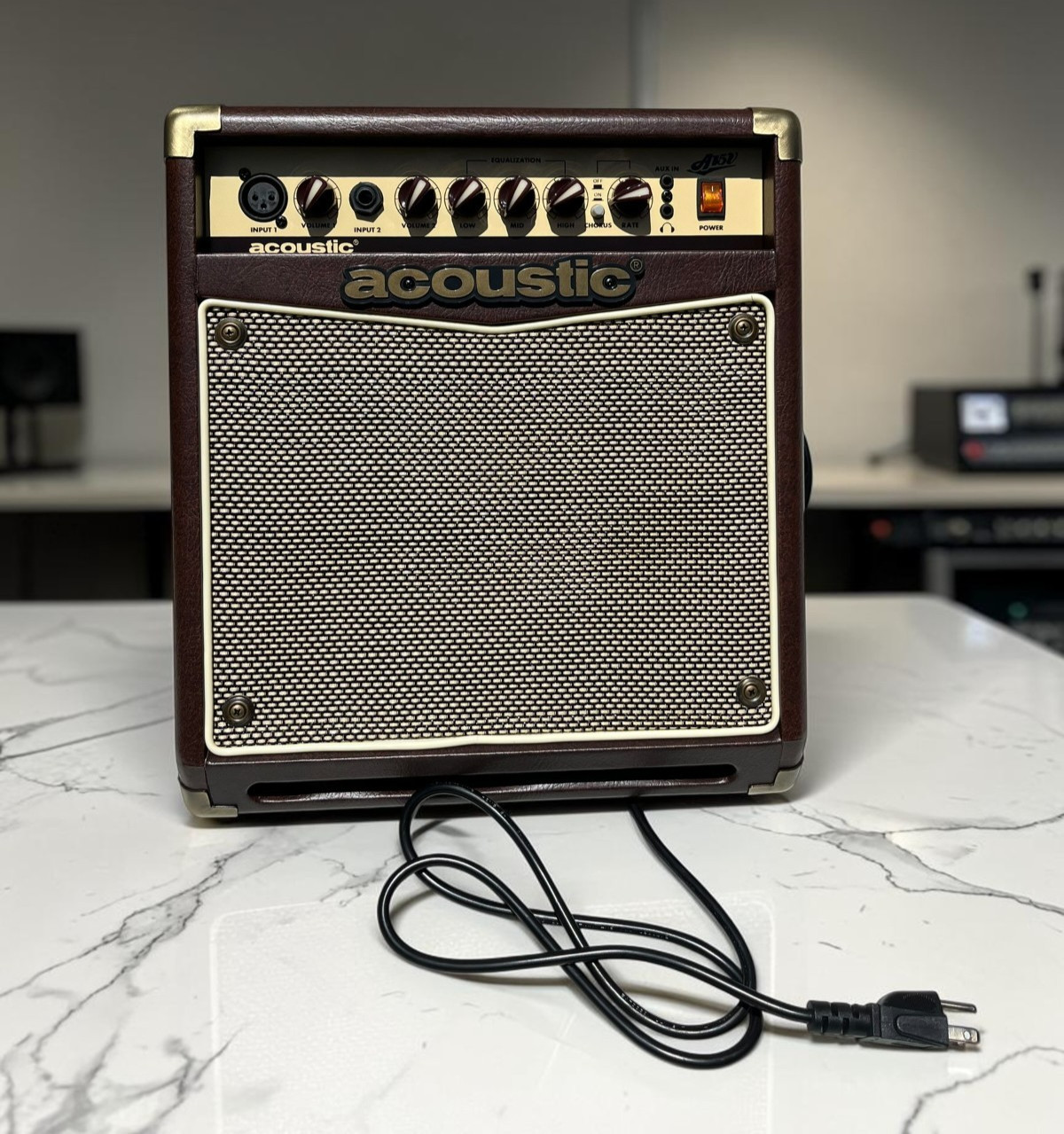 Acoustic A15V 15W Guitar Amp w/ Box Manual Chorus EQ AUX Acoustic A15V 15W Guitar Amp w/ Box Manual Chorus EQ AUX