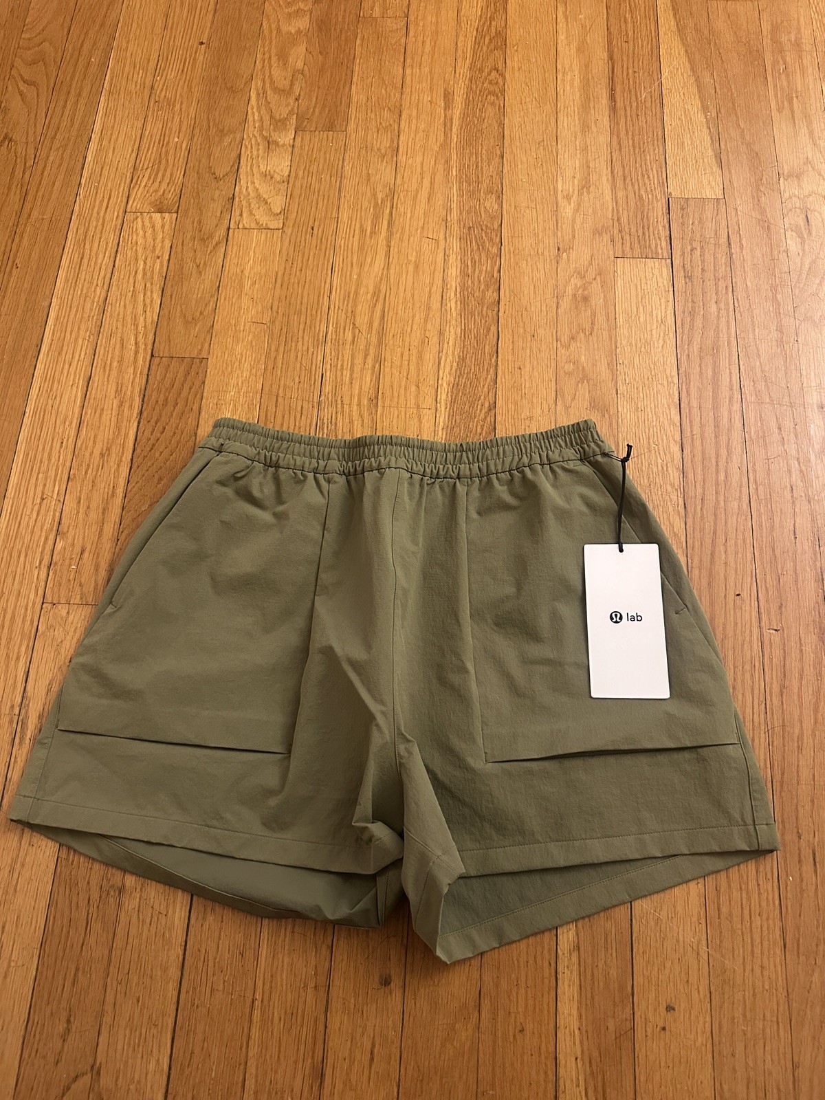 New Lululemon LAB Relaxed-Fit Super High Rise Short 3” Inseam Green NWT Size 10 New Lululemon LAB Relaxed-Fit Super High Rise Short 3” Inseam Green NWT Size 10