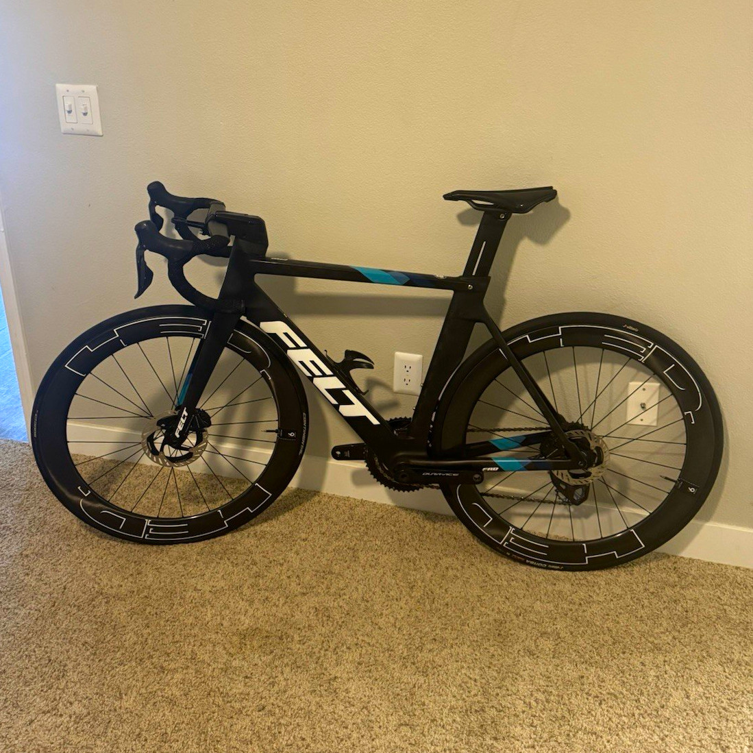 Felt AR FRD Ultimate Dura-Ace Di2 700C Carbon Road Bike 2x11 Black/Blue Felt AR FRD Ultimate Dura-Ace Di2 700C Carbon Road Bike 2x11 Black/Blue