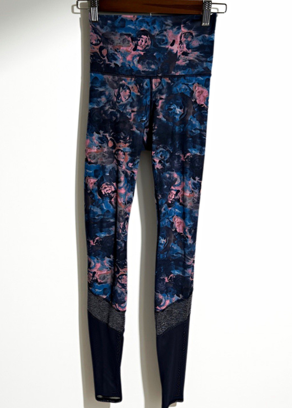 Lululemon If You’re Lucky Leggings Sz 4 Moody Mirage Floral Mesh Stirrup Lululemon If You’re Lucky Leggings Sz 4 Moody Mirage Floral Mesh Stirrup
