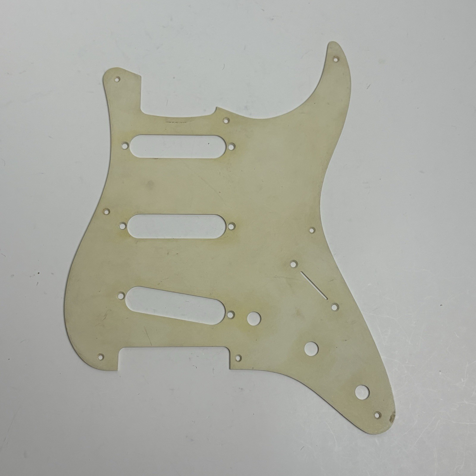 Fender Stratocaster Pickguard 8 Hole Single 1-Ply 50s Aged Relic Vintage White