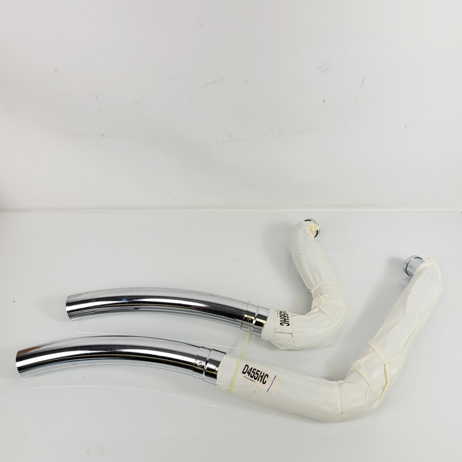 Vance & Hines Harley Softail Big Radius 2-Into-2 Chrome Exhaust 26059 - AS IS Vance & Hines Harley Softail Big Radius 2-Into-2 Chrome Exhaust 26059 - AS IS