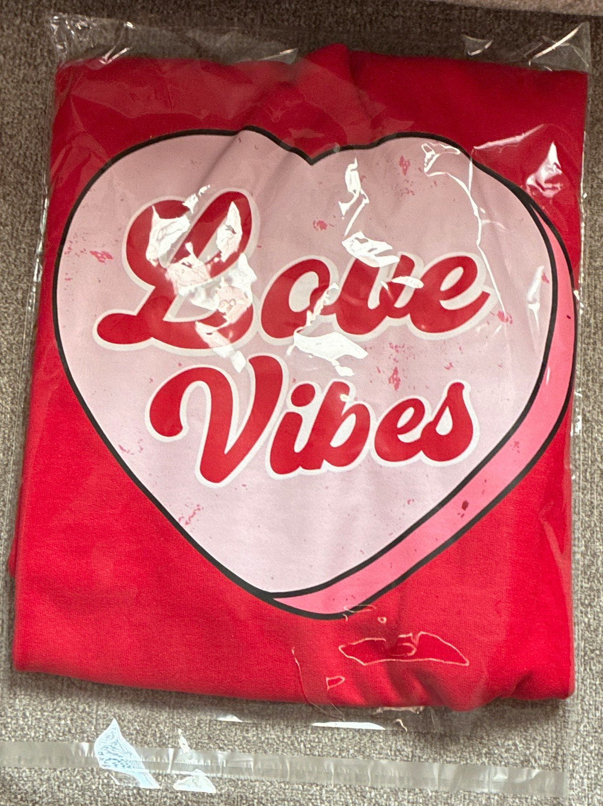 Red “Love Vibes” Heart Graphic Print Pullover Crew Neck Sweatshirt S Red “Love Vibes” Heart Graphic Print Pullover Crew Neck Sweatshirt S
