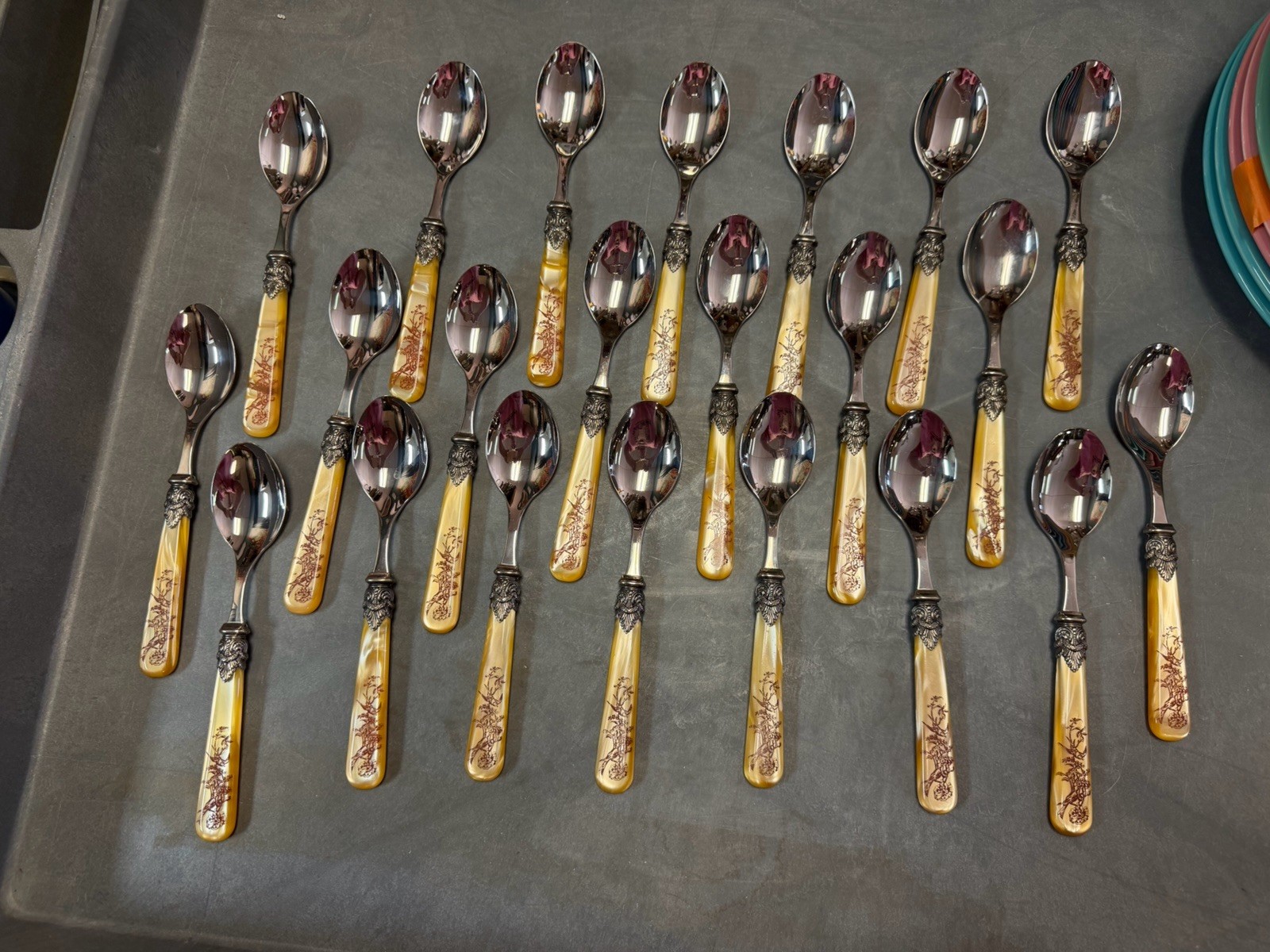 VTG EME Italy 18/10 Flatware Set 110 Pc Honey Amber Tortoise Etched Bird Pattern VTG EME Italy 18/10 Flatware Set 110 Pc Honey Amber Tortoise Etched Bird Pattern