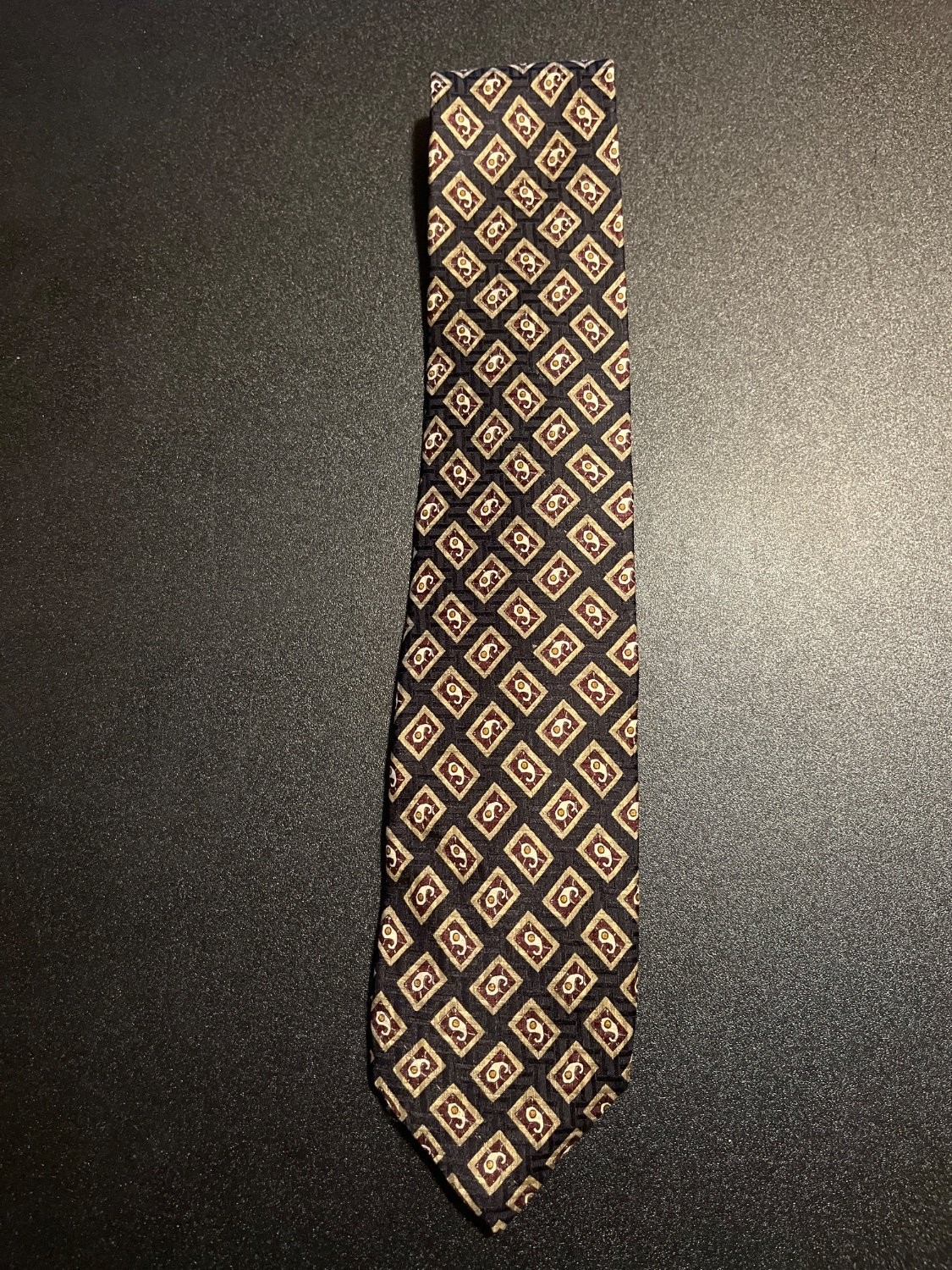 Robert Talbott Men\'s Necktie OS Hand Sewn Construction