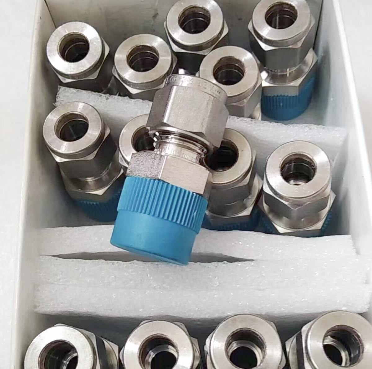 1PCS Swagelok SS-6M0-1-8 stainless steel cartoon tube joint Fast delivery