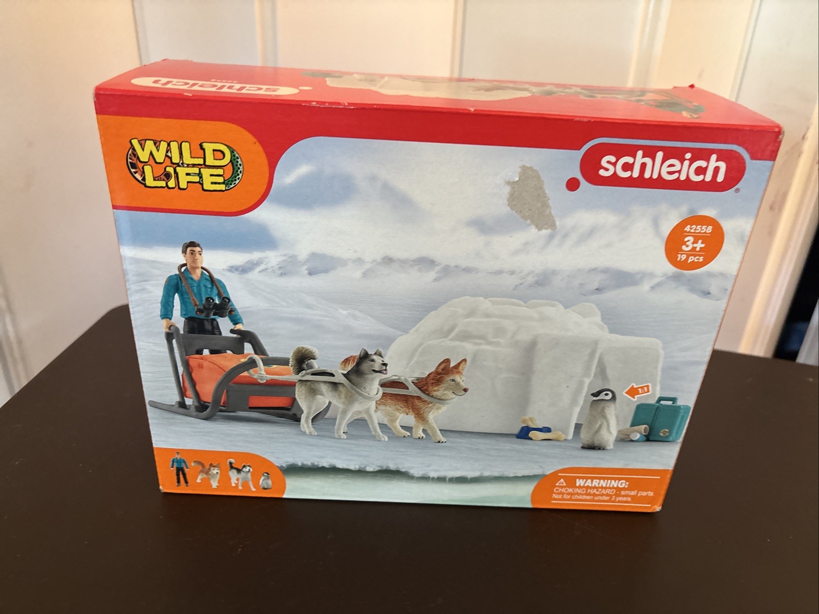 SCHLEICH WILD LIFE #42558 Artic Explorer Huskies & Dog Sled (19-pc Playset) NEW