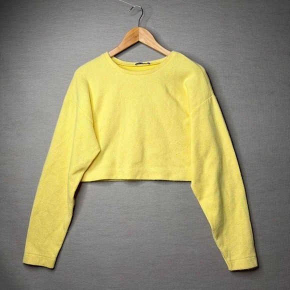 Zara yellow cropped long sleeve fluffy swear top size M Zara yellow cropped long sleeve fluffy swear top size M