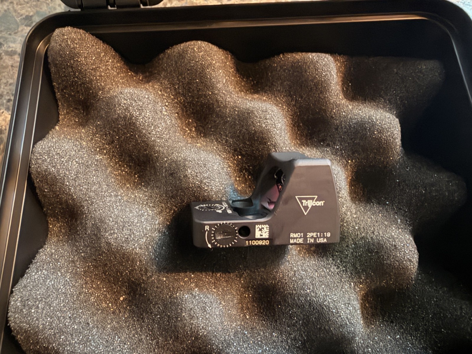 Trijicon  RM01-C-700600 RMR Type 2 3.25 MOA LED Red Dot Sight - Black