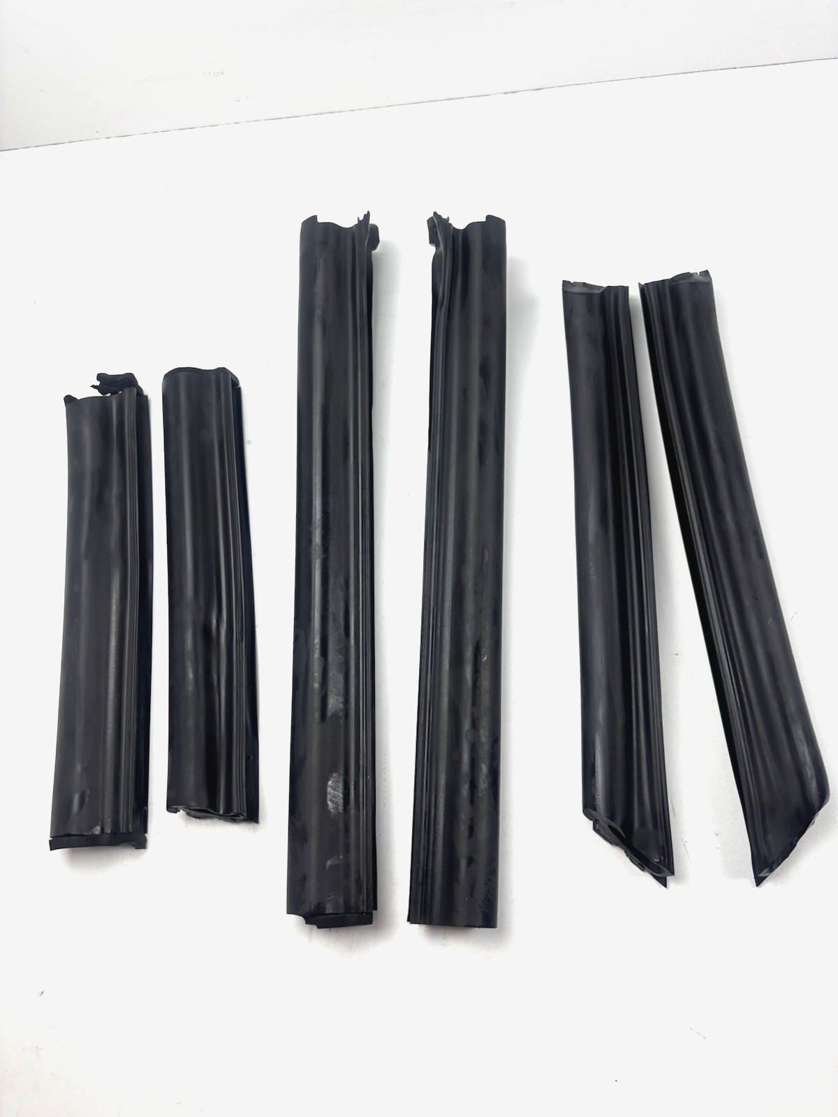 1989-1996 Jaguar XJS Convertible Seal Weather Strip Complete Set Left and Right 1989-1996 Jaguar XJS Convertible Seal Weather Strip Complete Set Left and Right