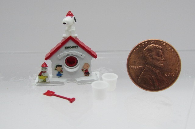Dollhouse Miniature Replica Vintage Snoopy Sno-Cone Machine Dollhouse Miniature Replica Vintage Snoopy Sno-Cone Machine